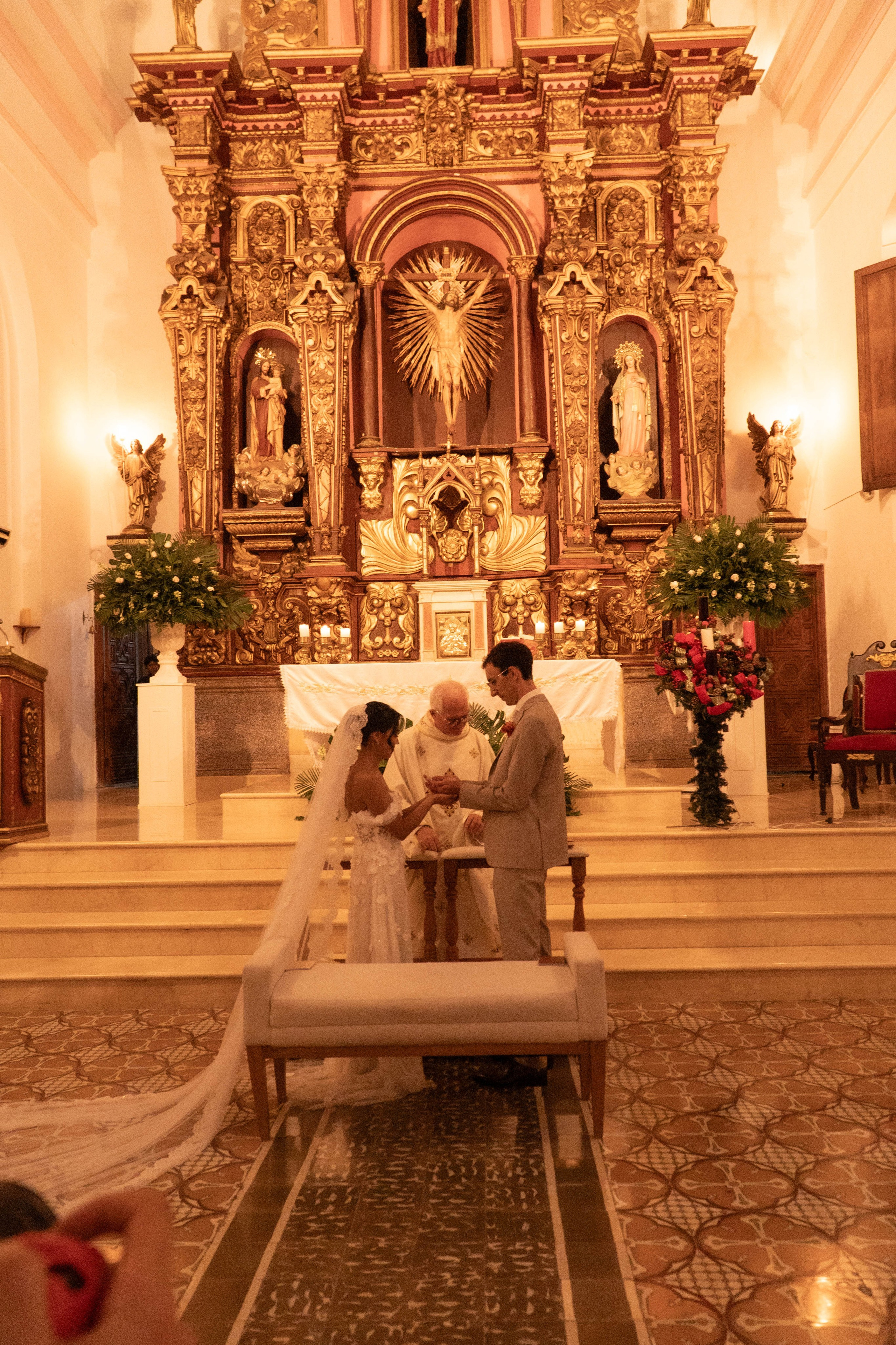 Catalina and Romain. Wedding Photographer in Barcelona and Medellin