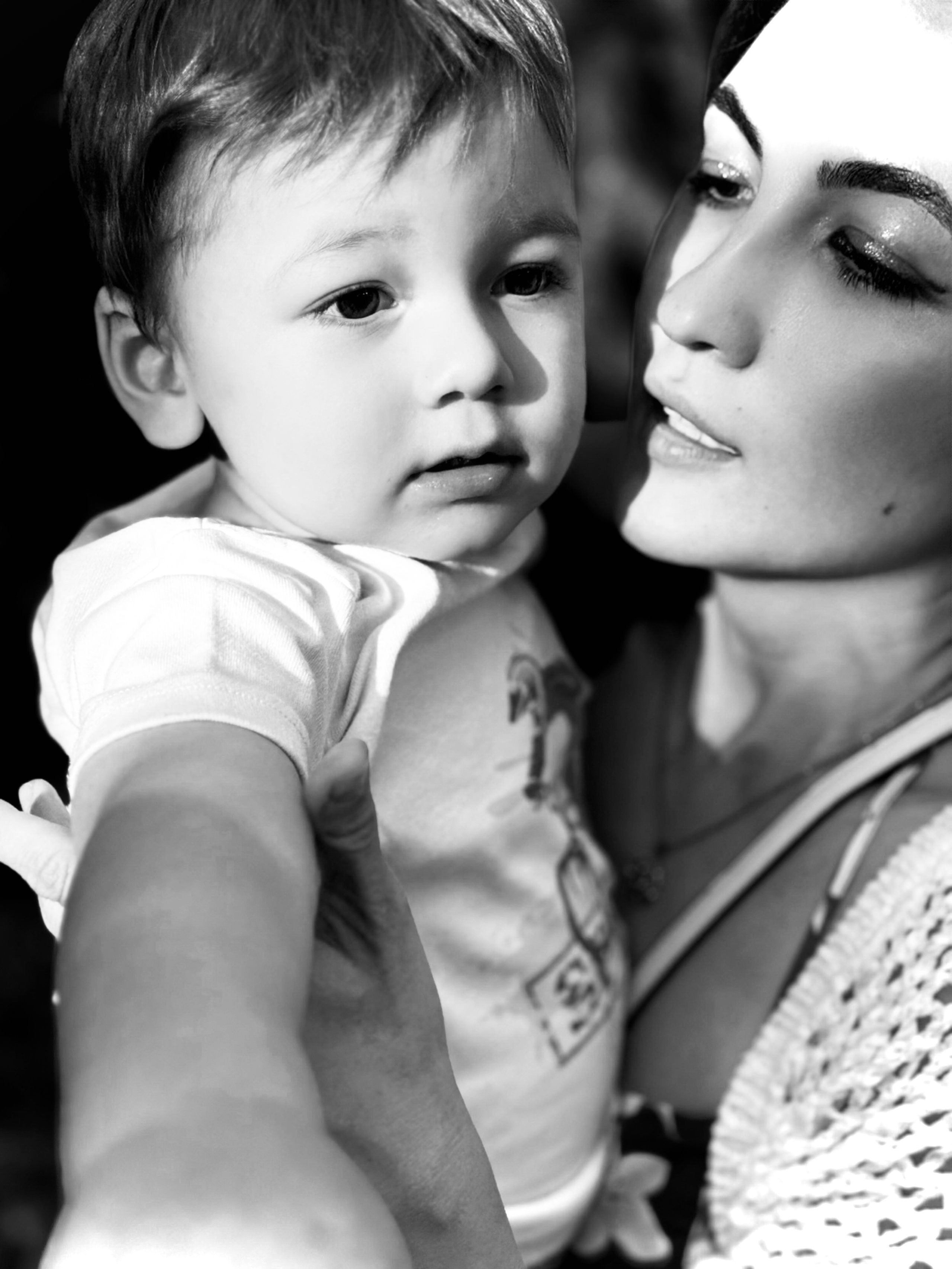 Шахноза с сыновьями. Студия фото, видеографии и мультимедийного дизайна в Москве Multi Frame Studio