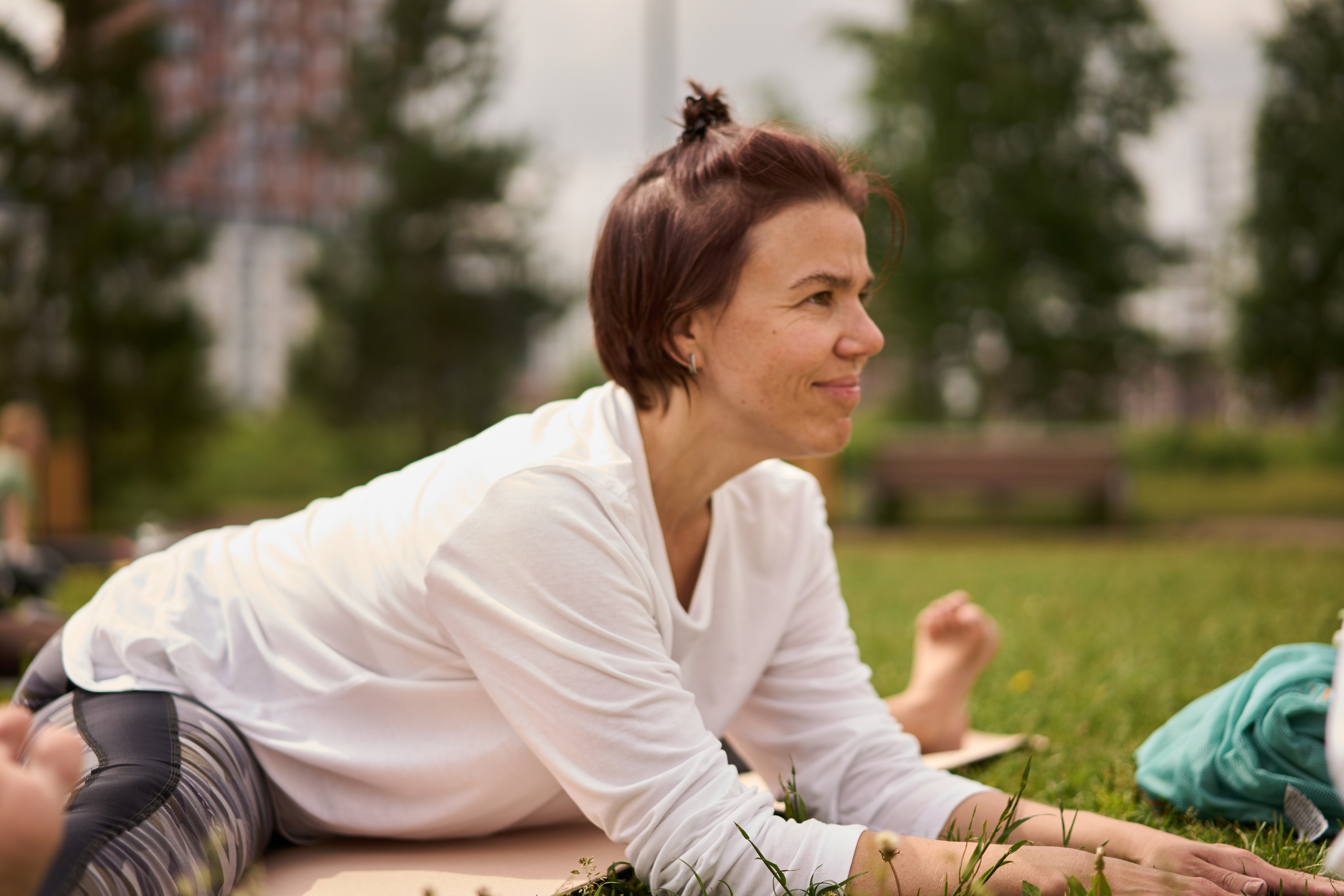Репортажная съемка занятия йоги в парке. Фотограф Екатеринбург Кокшарова Александра