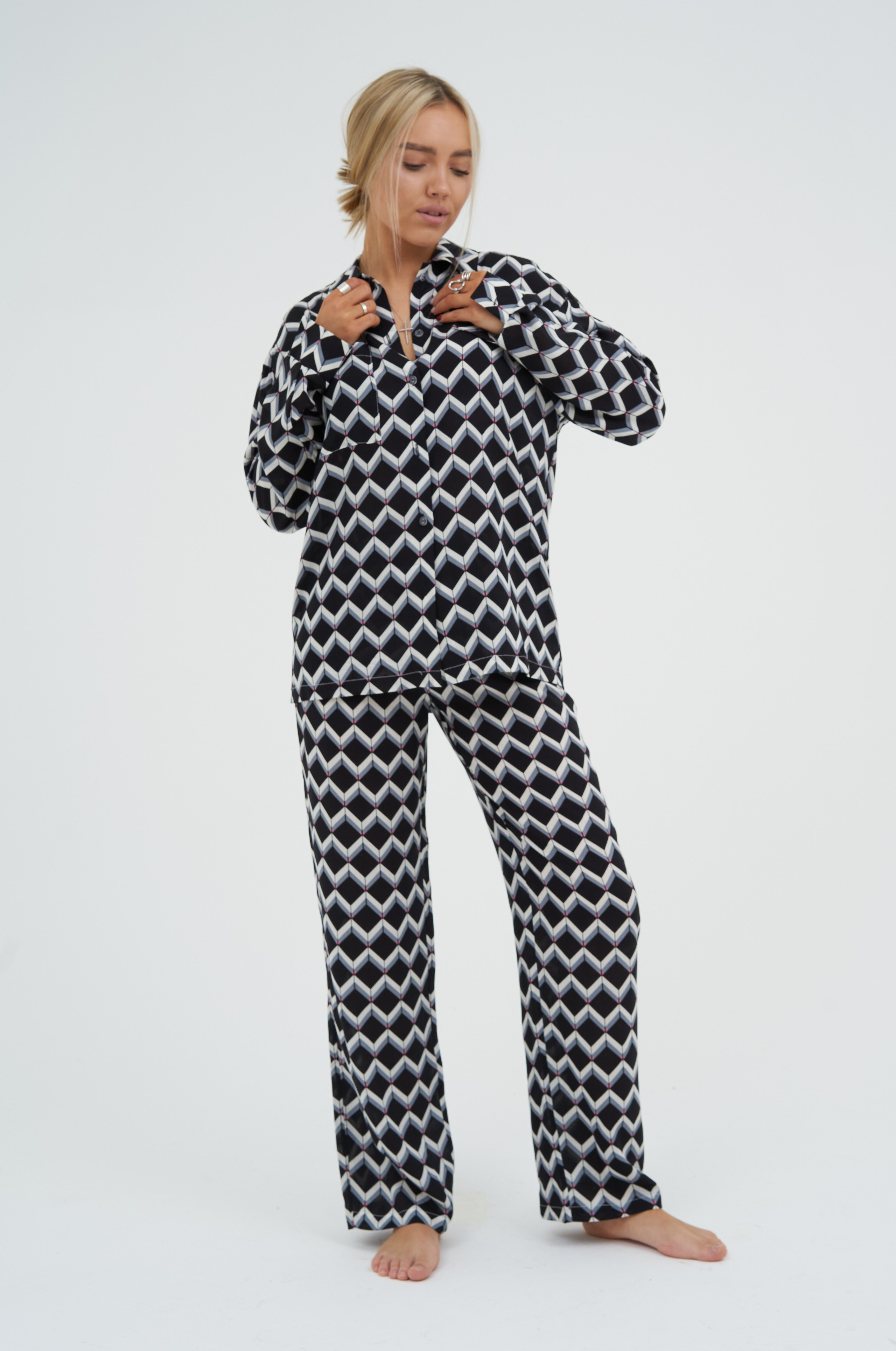 Съемка для рекламы одежды на маркетплейсах. Фотограф Екатеринбург Кокшарова Александра