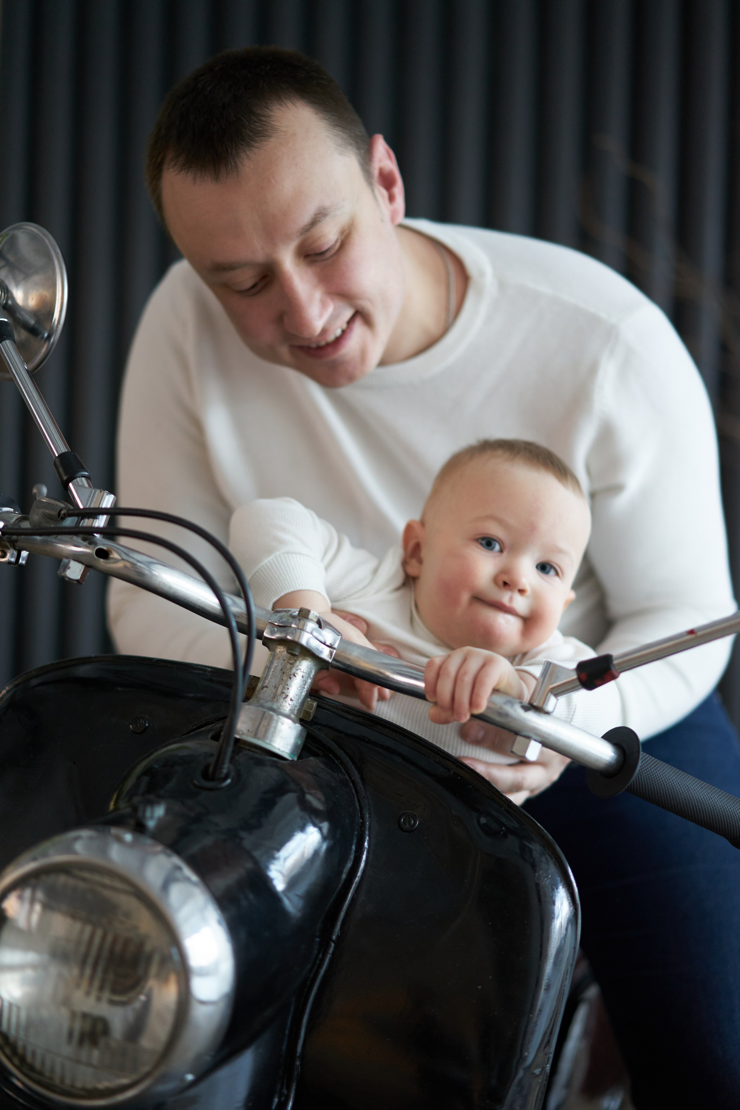 Семейная фотосессия в студии. Фотограф Екатеринбург Кокшарова Александра