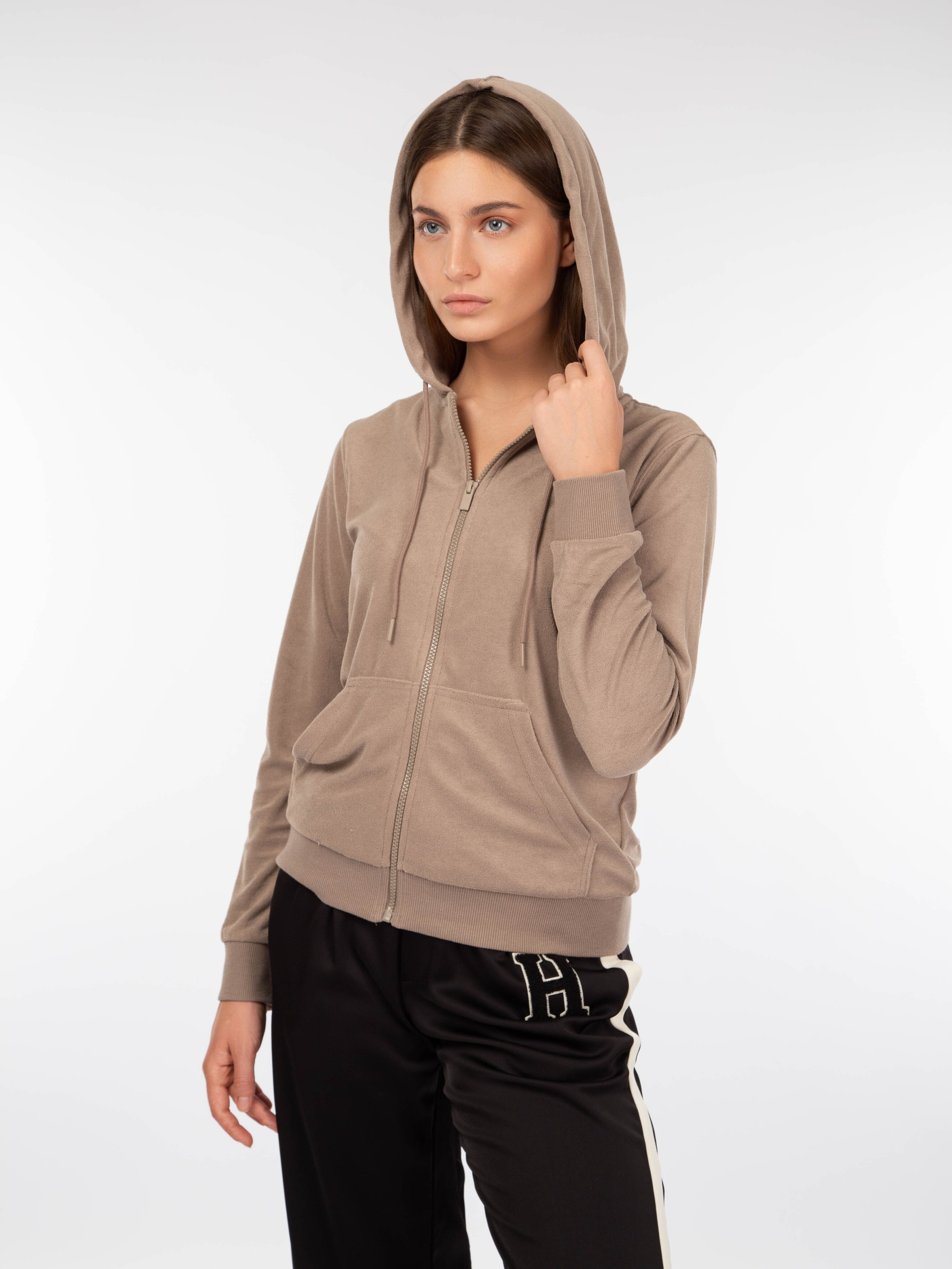 Модельная съемка одежды для брендов в Москве. Фотограф Анна Татаурова | Авторская фотосъемка в Москве