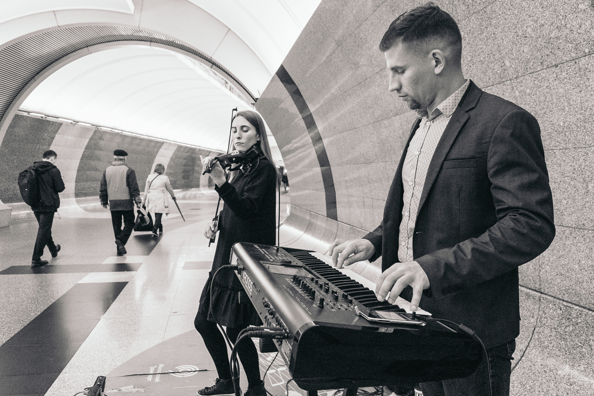 Фотографии музыкантов в московском метро. Интерьерный и архитектурный фотограф в Москве Панова Ольга