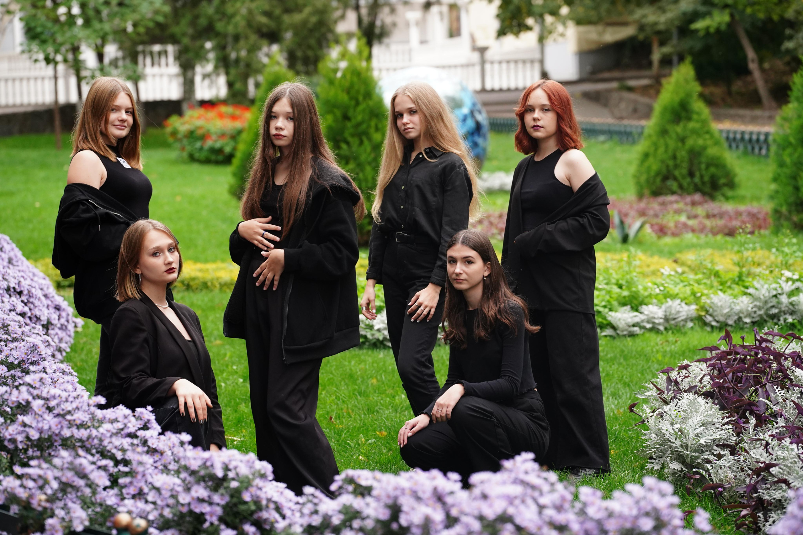 Стиль Блэк. MEMENTO.Выпускные альбомы, школьные, юбилейные и другие книги. Ростов-на-Дону