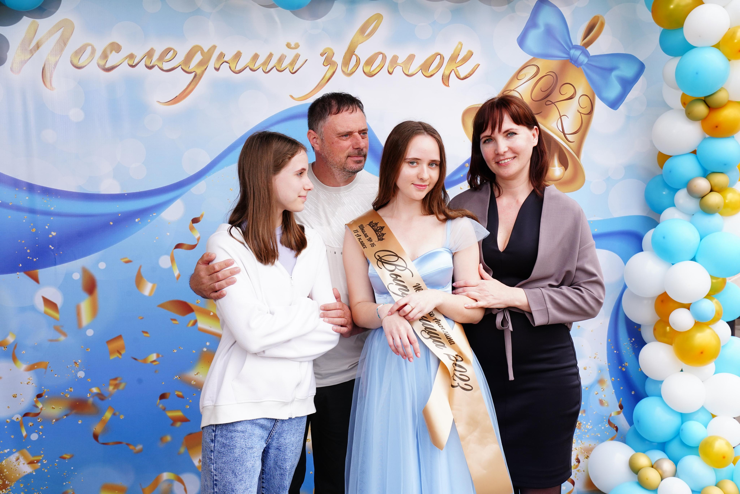 Последний звонок. MEMENTO.Выпускные альбомы, школьные, юбилейные и другие книги. Ростов-на-Дону