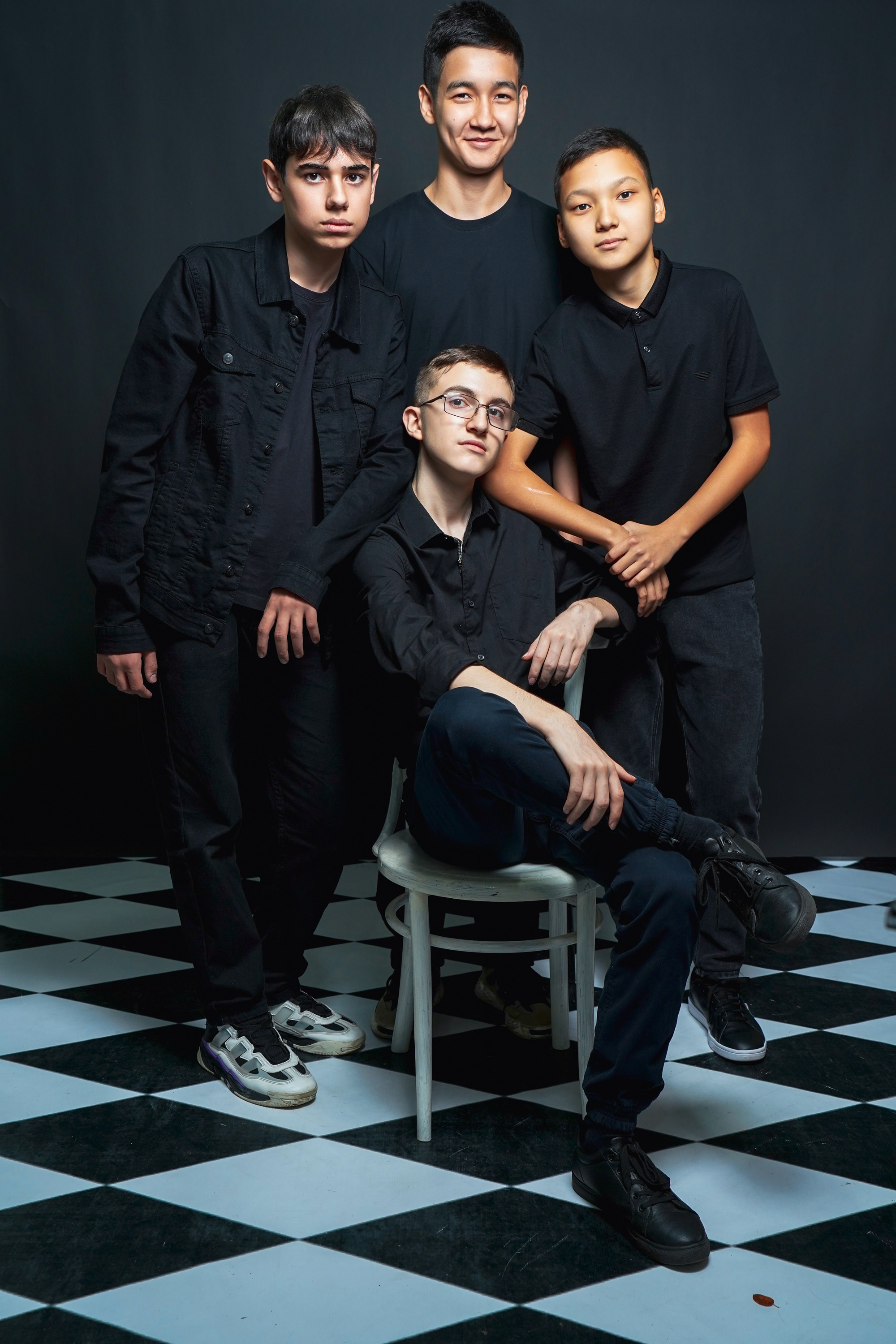 Стиль Блэк. MEMENTO.Выпускные альбомы, школьные, юбилейные и другие книги. Ростов-на-Дону