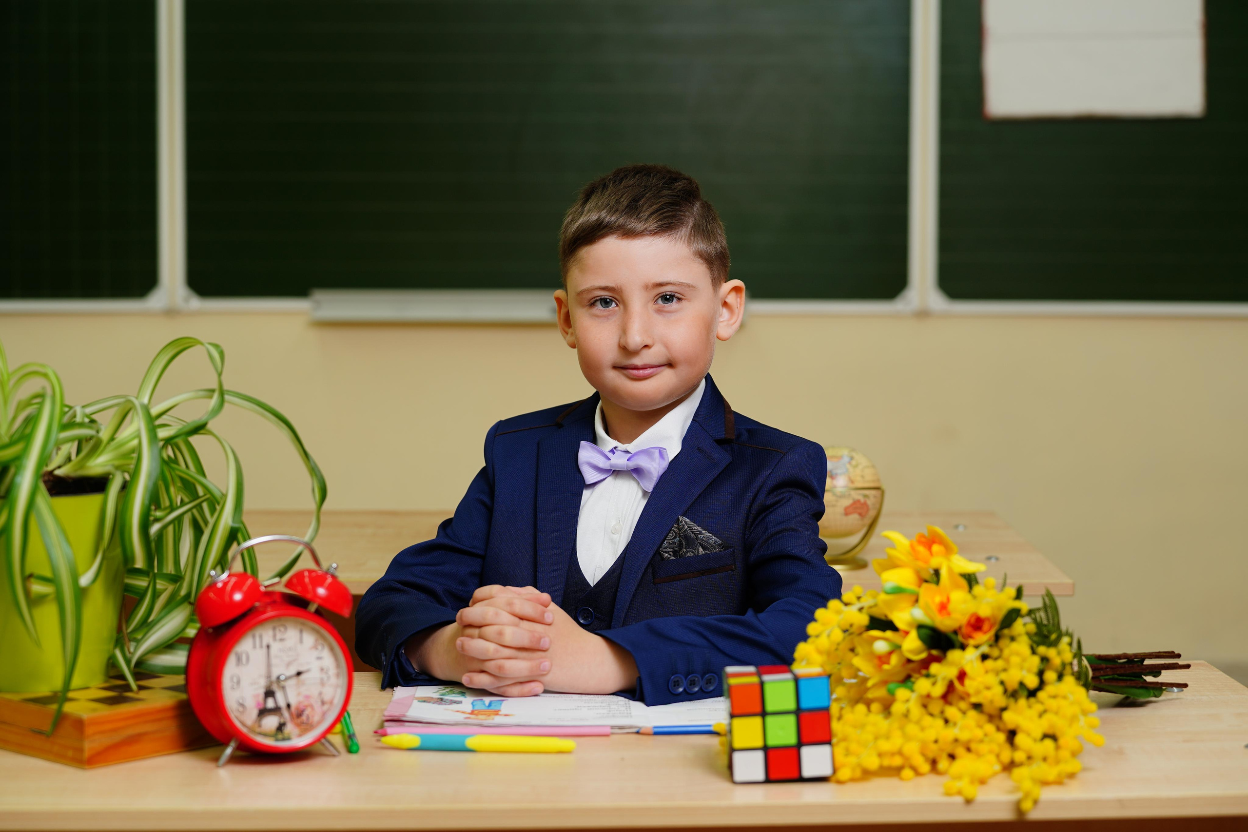 1 кл портреты. MEMENTO.Выпускные альбомы, школьные, юбилейные и другие книги. Ростов-на-Дону