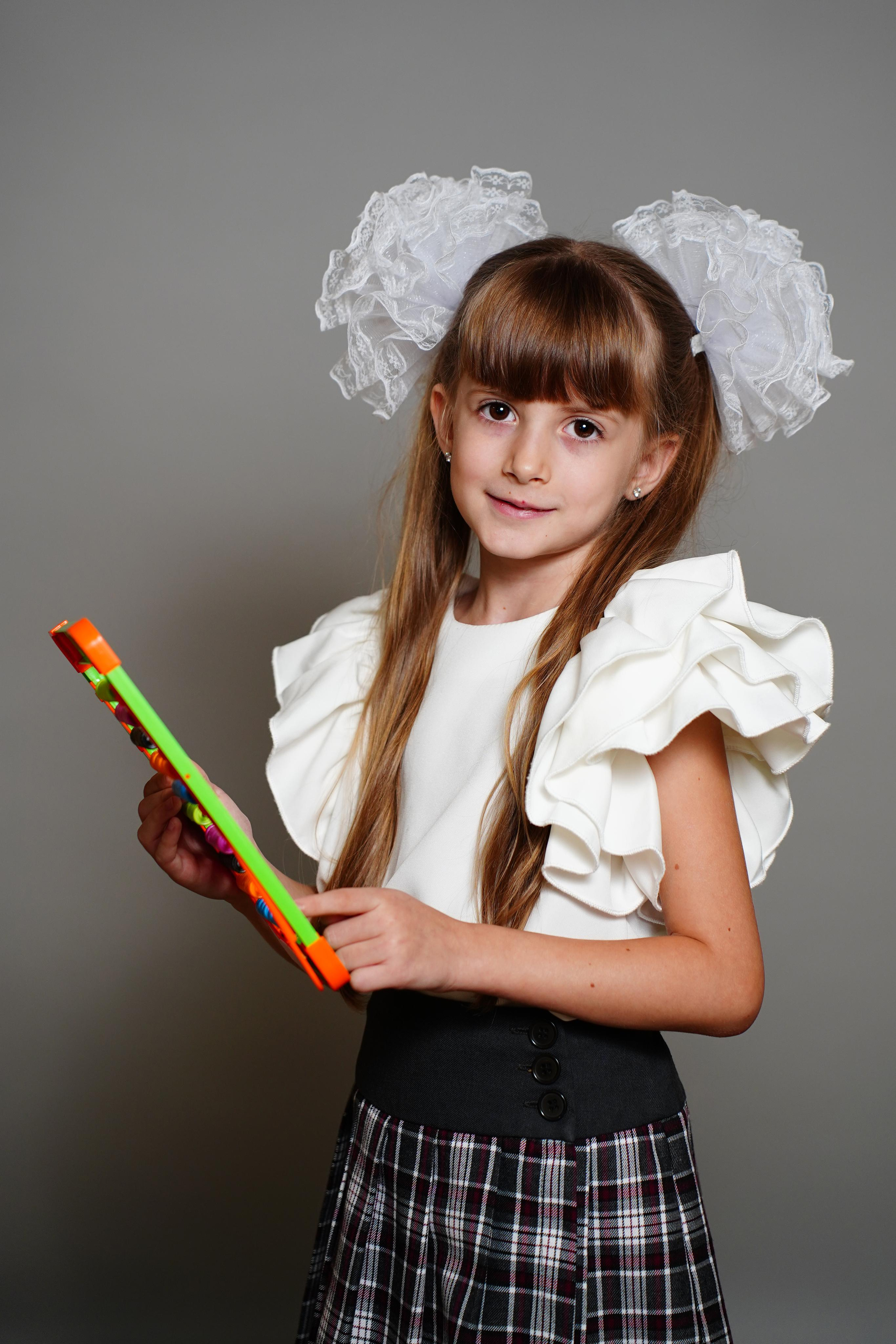 1 кл портреты. MEMENTO.Выпускные альбомы, школьные, юбилейные и другие книги. Ростов-на-Дону