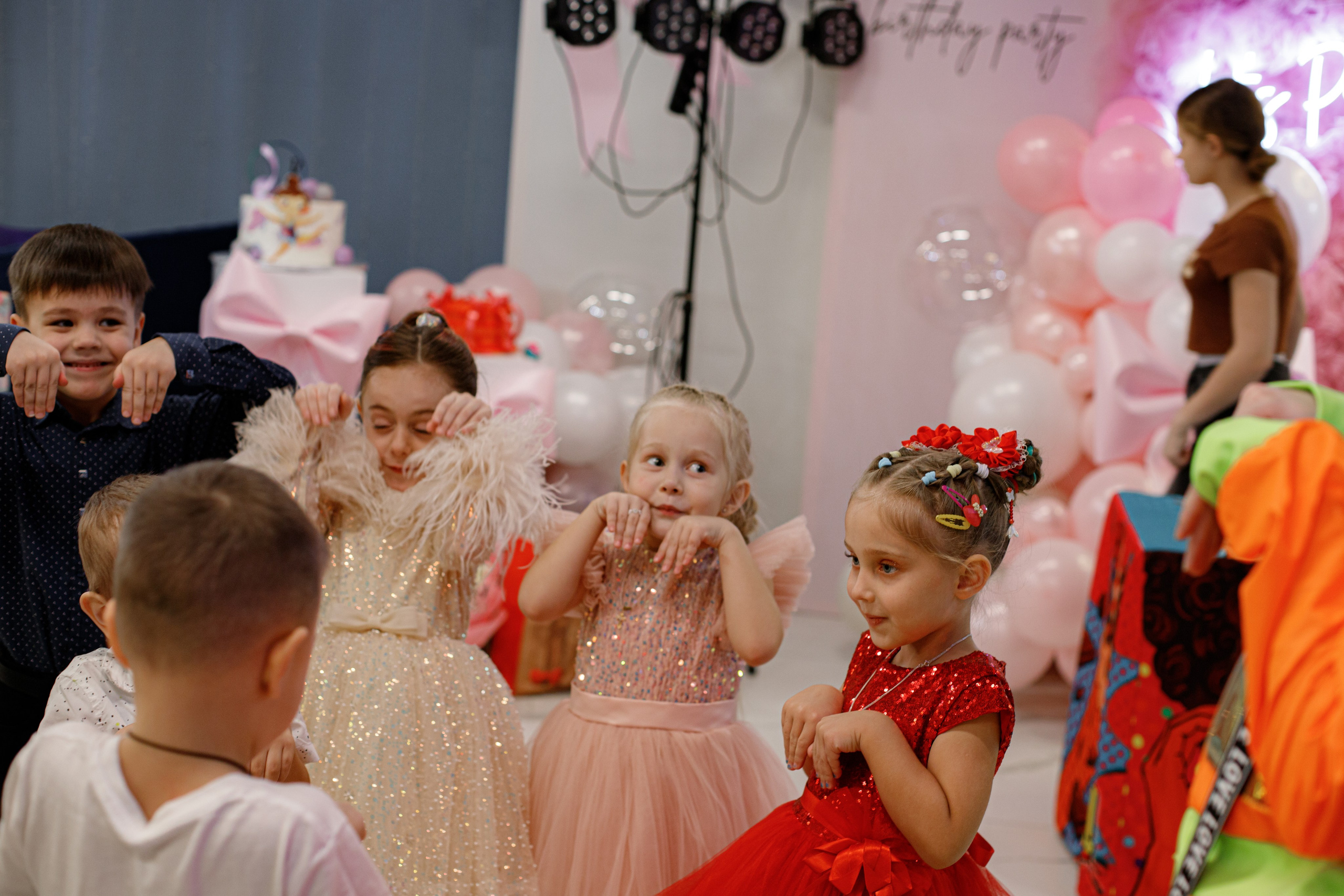 ASIA'S BIRTHDAY PARTY. Photokarish