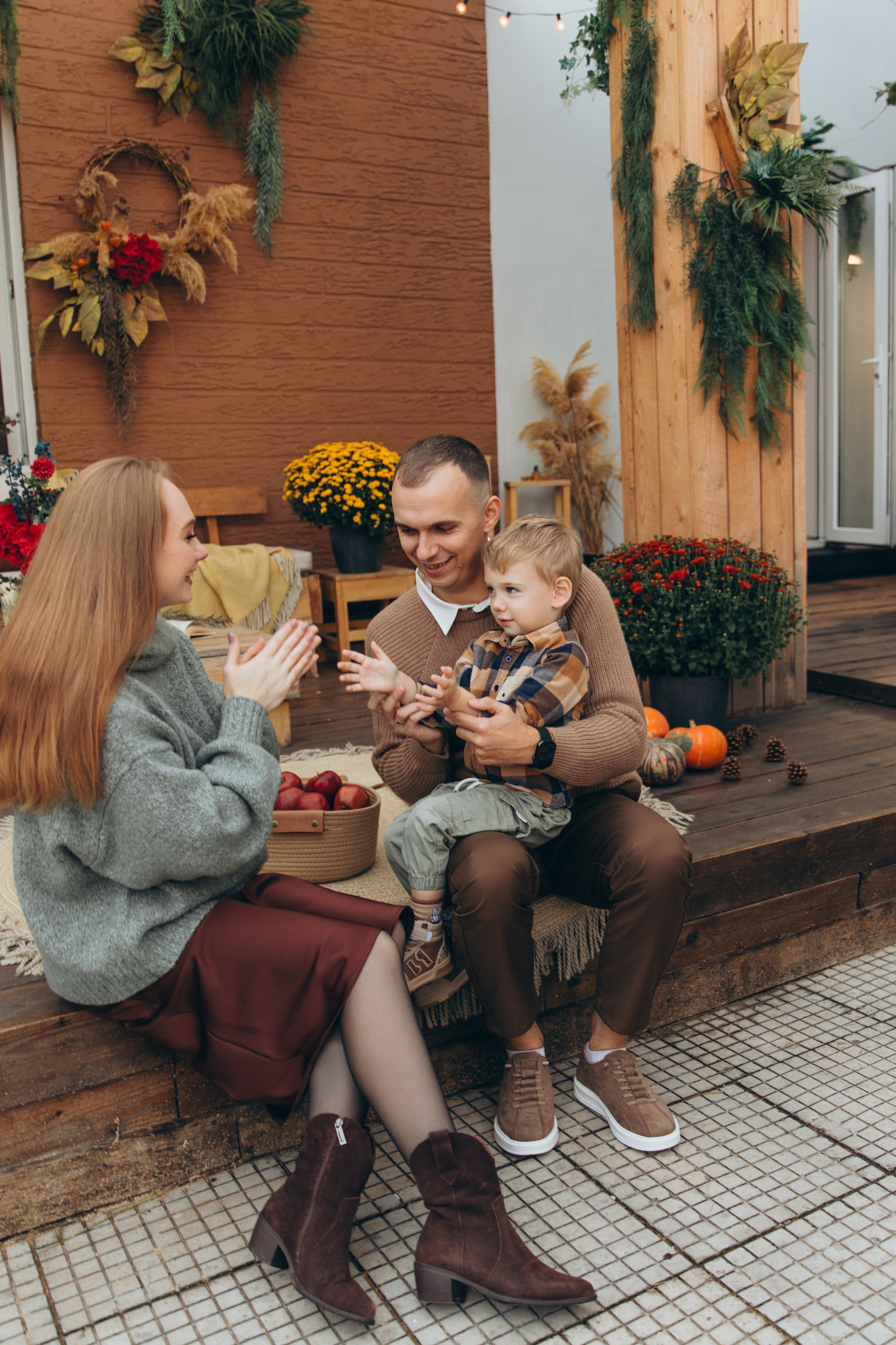 Уличная локация «ТЕРАССА». Фотостудия в Мариуполе «Берлога»