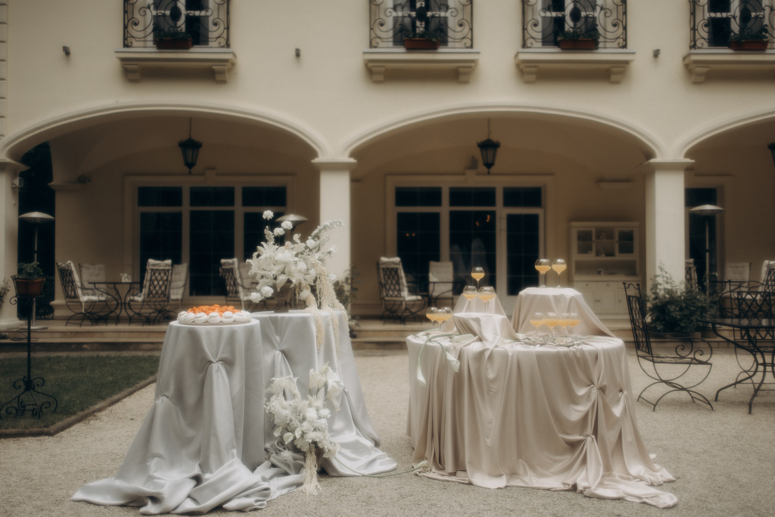 Свадебная фотосессия с ретро-автомобилем. Свадебный фотограф Москва Павел Фетисов