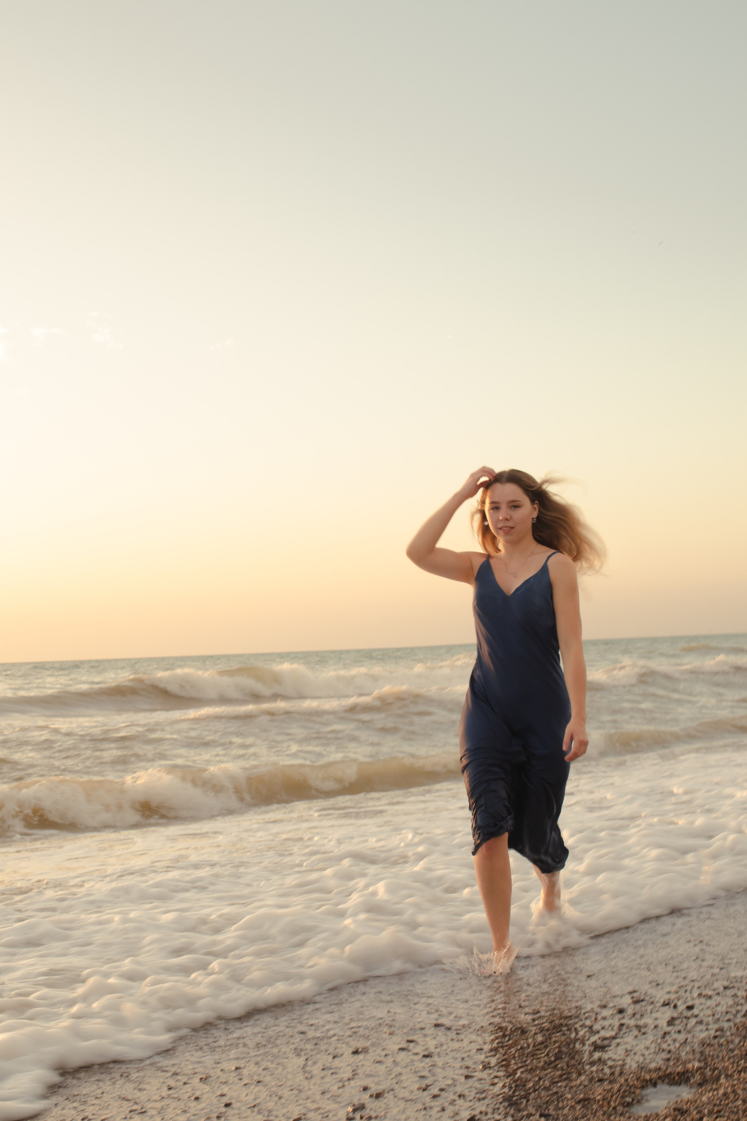 Катя и Илюша на пляже. Главная