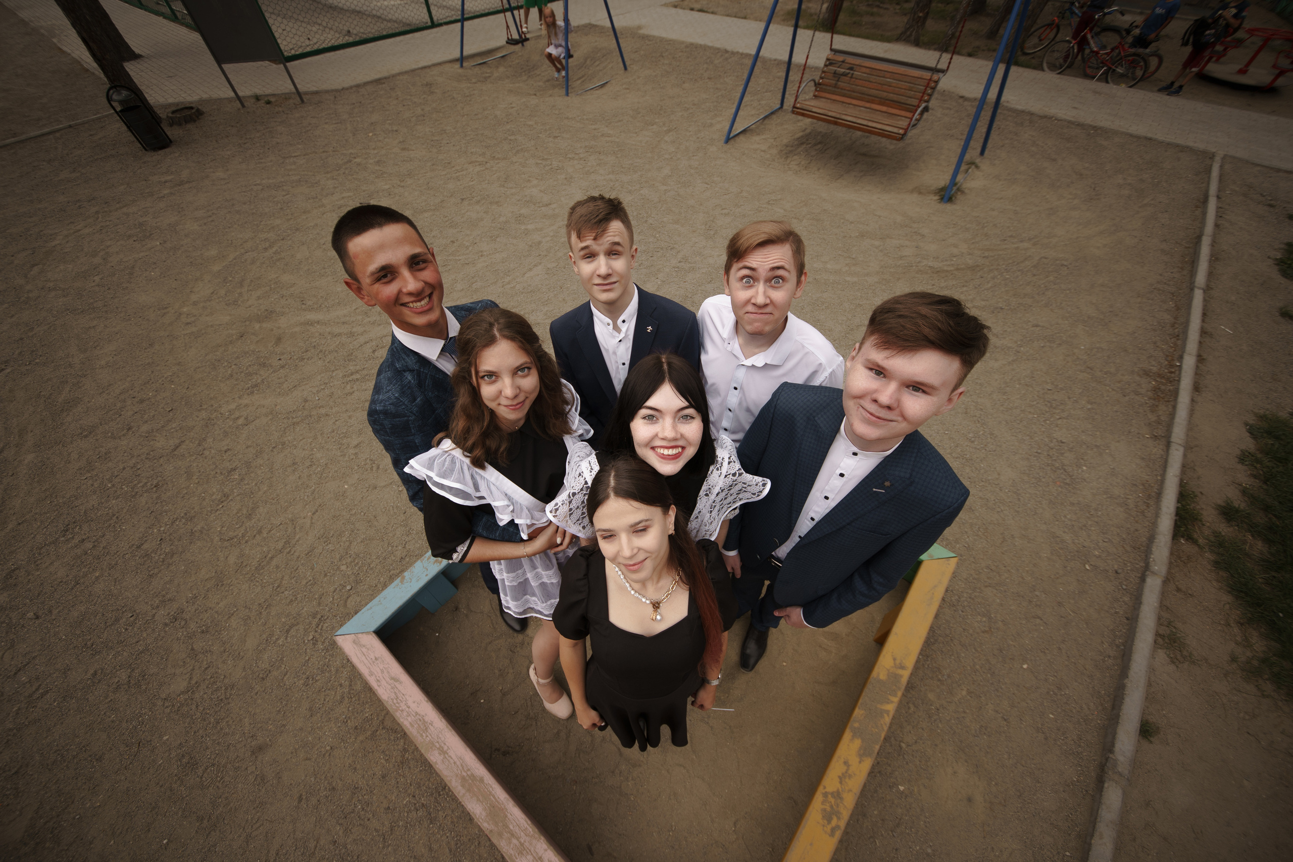 Школьные. Фотограф Булат Ванданов