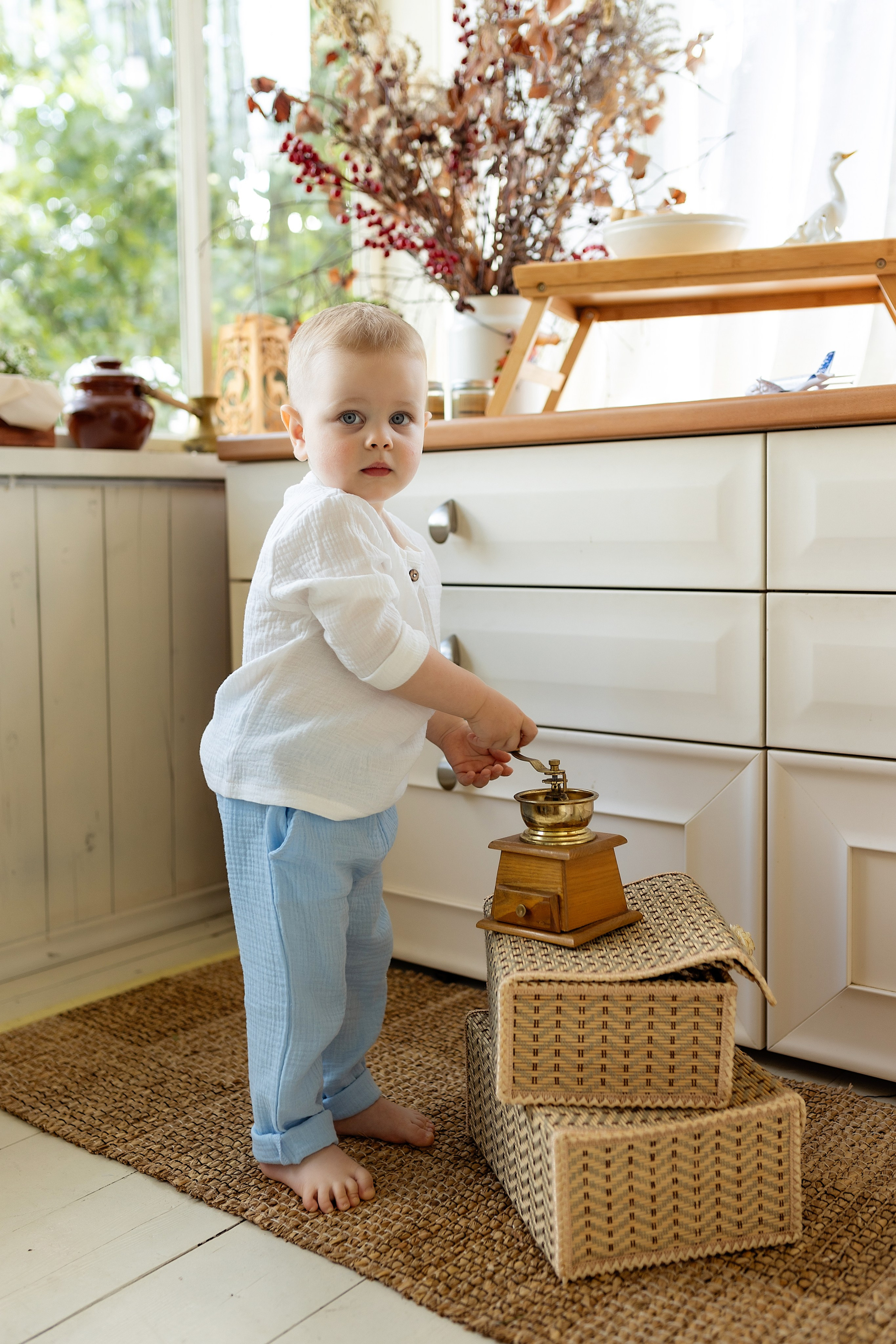Фотосессия беременности на фотодаче в Купавне. Фотограф в Железнодорожном и Балашихе