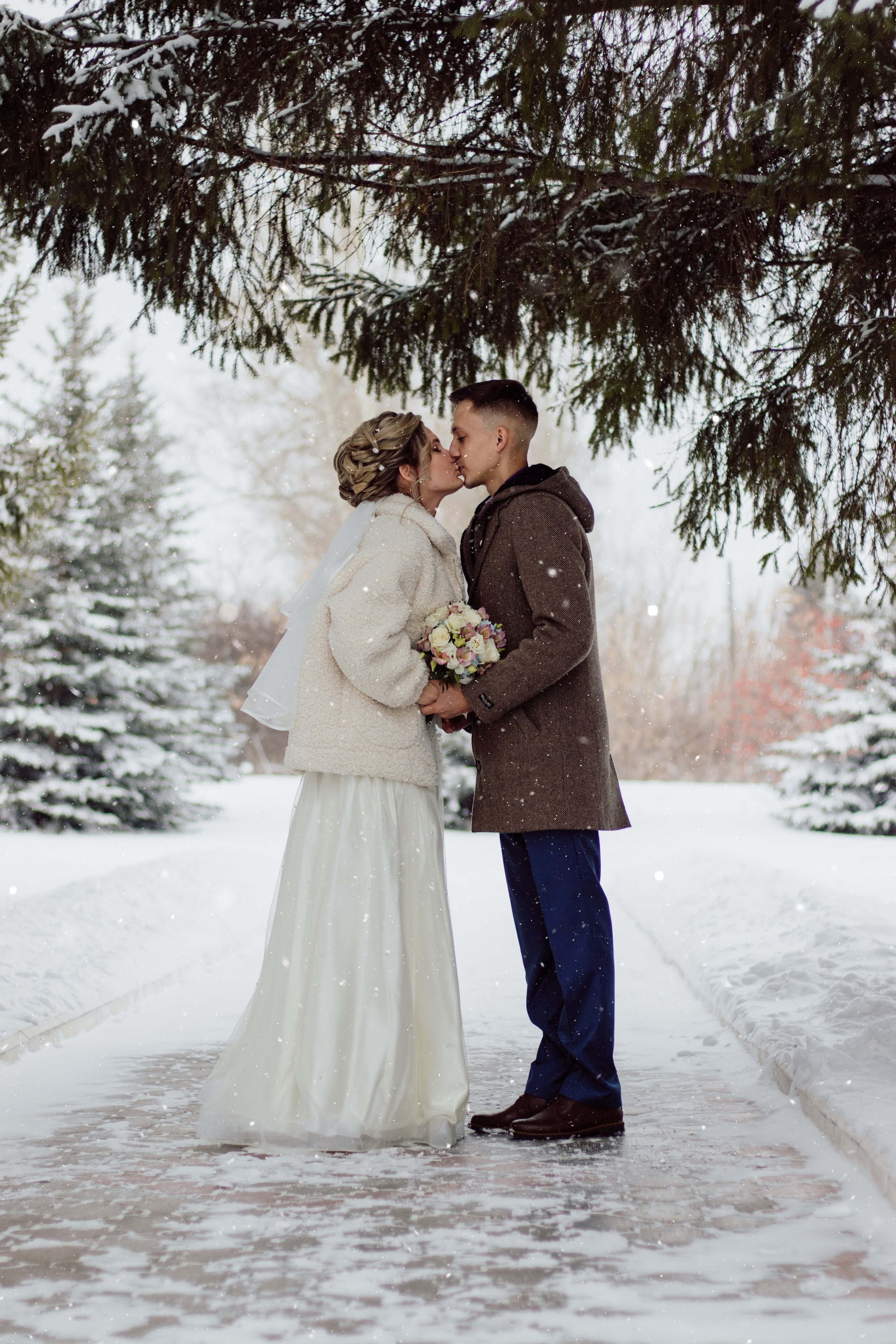 Профессиональный свадебный фотограф в Уфе от 3000 руб. Свадебный и семейный фотограф в Уфе и Башкирии Дмитрий Коломеец
