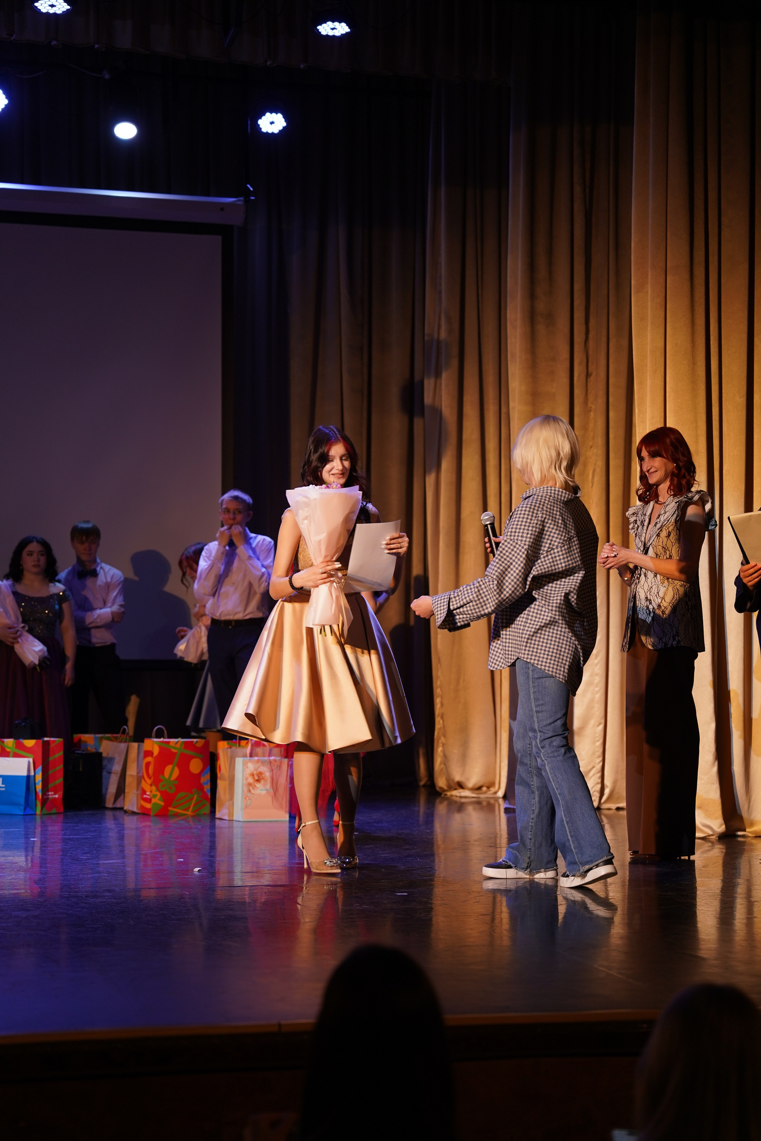 Благотворительный концерт. Главная