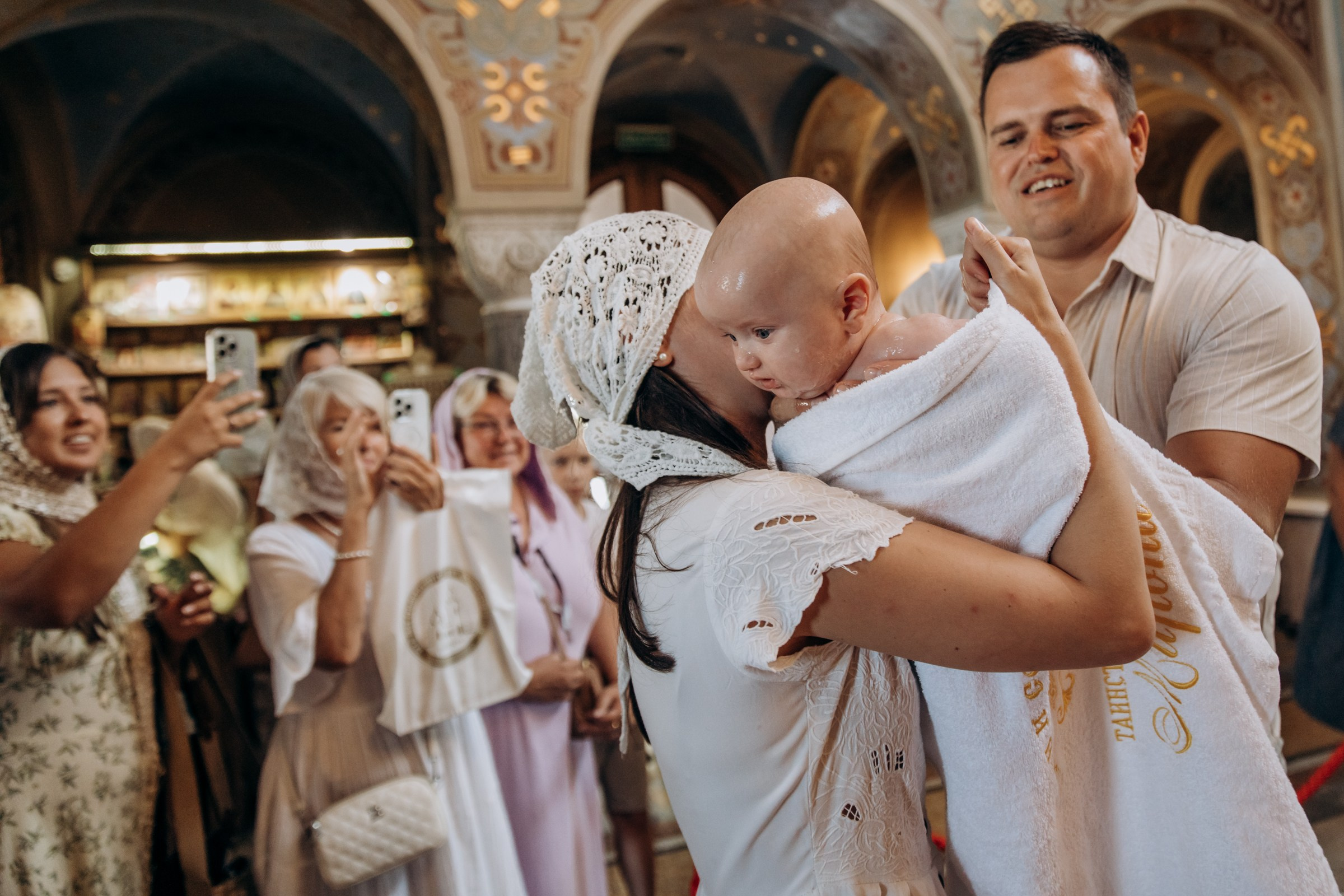 Крестины Мирона. Форосская церковь. Фотограф в Крыму — Федор зайцев. Свадебная, семейная и портретная съёмка. Фотографии для контента, для бизнеса. Корпоративная съёмка