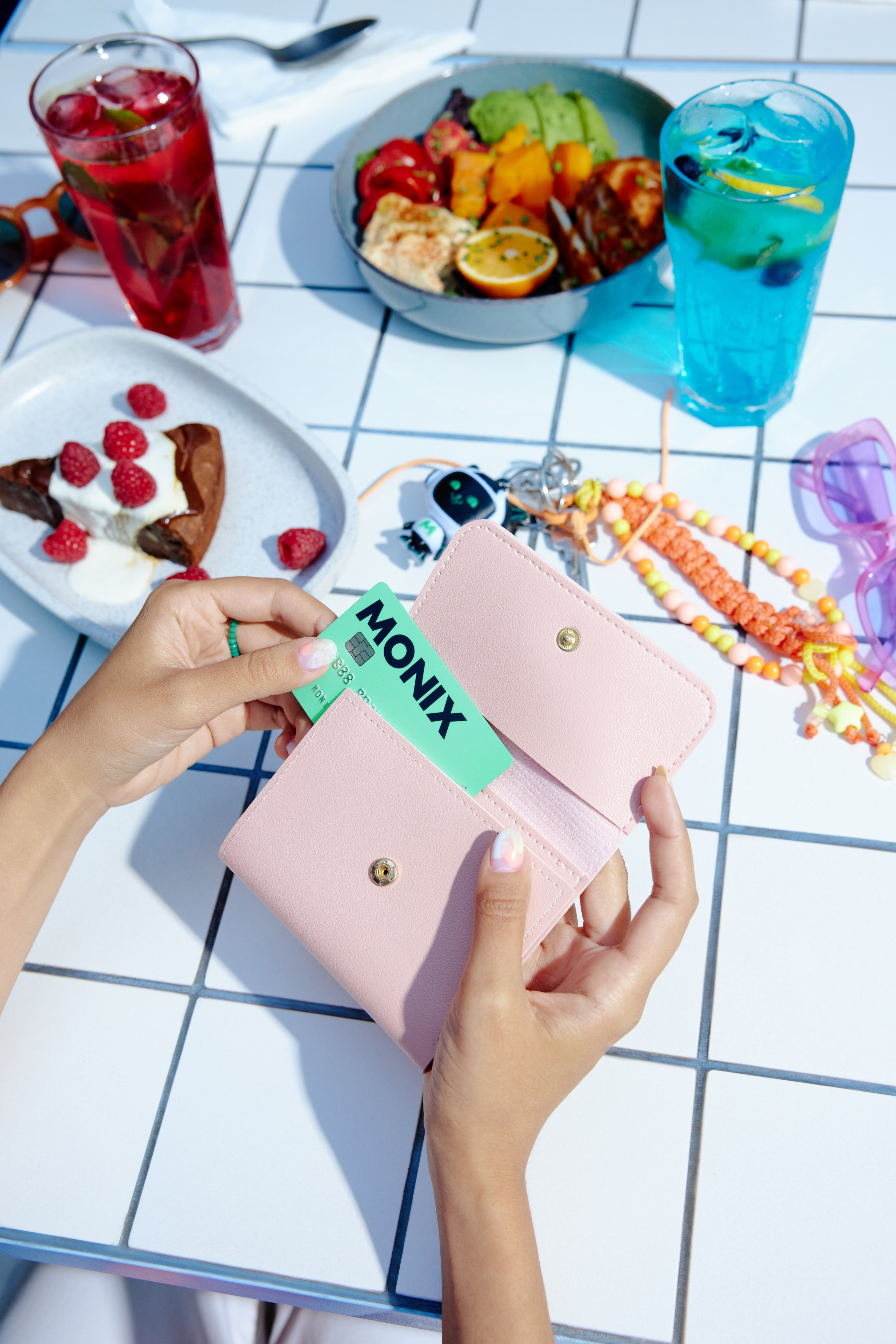 Monix. Fashion and advertising photographer