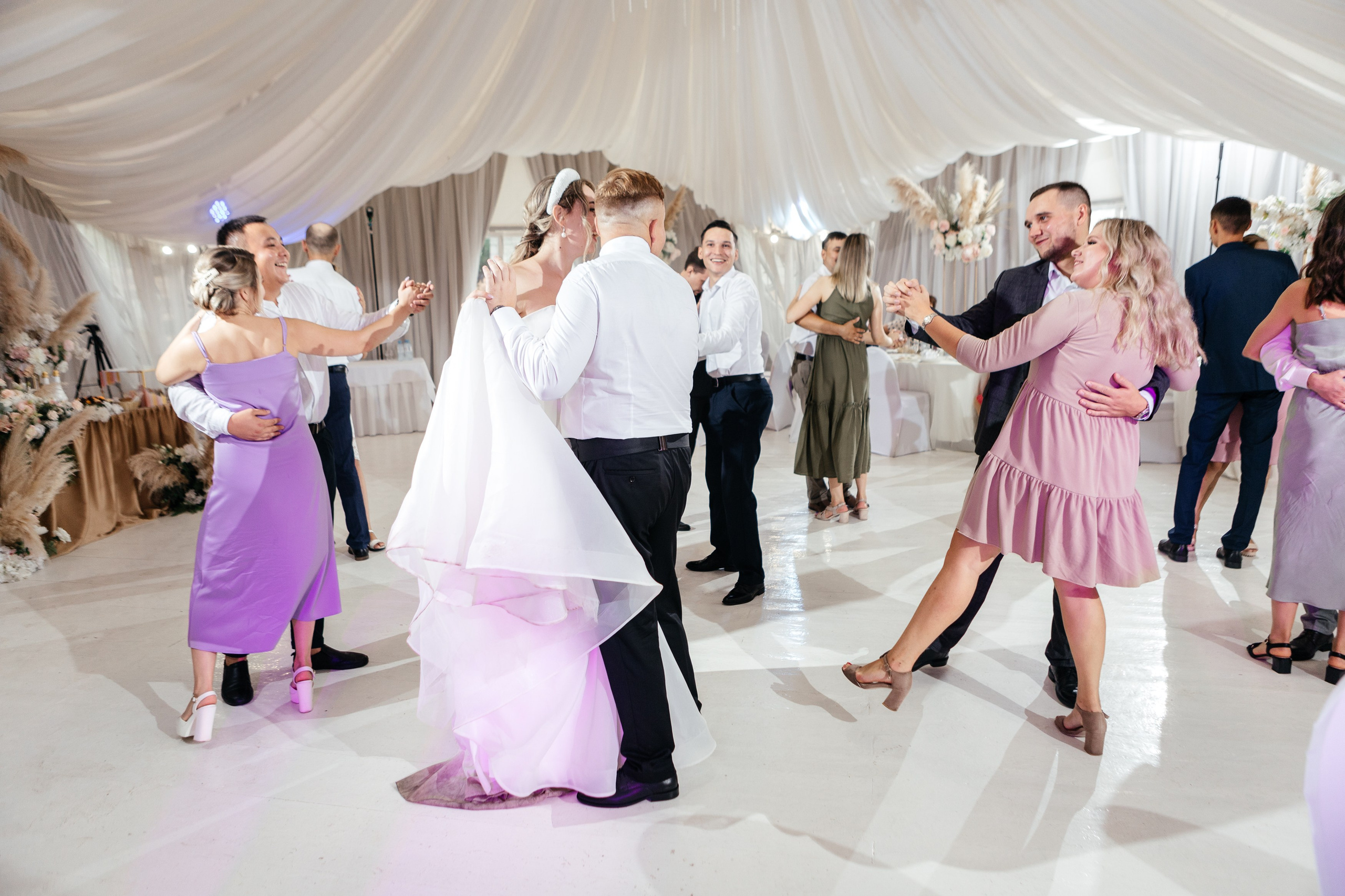 Свадебный фотограф Уфа — Руслан ГабдлисламовЖивые эмоции, красивые кадры, воспоминания на всю жизнь.Работаю по всей Республике Башкортоста. Свадебный фотограф Уфа Руслан Габдлисламов