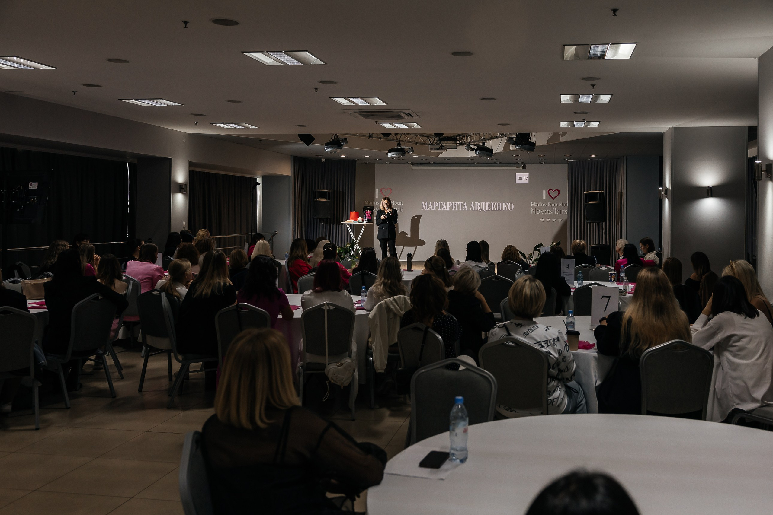 Фотосъёмка мероприятий. Женский и событийный фотограф в Новосибирске Оксана Чумакова