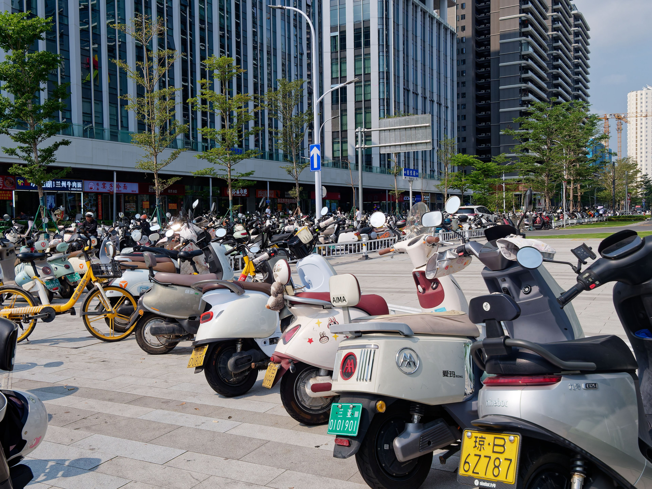 Хайнань 2026, улицы Ялунвань и Саньи. Фотопрогулки по Миру