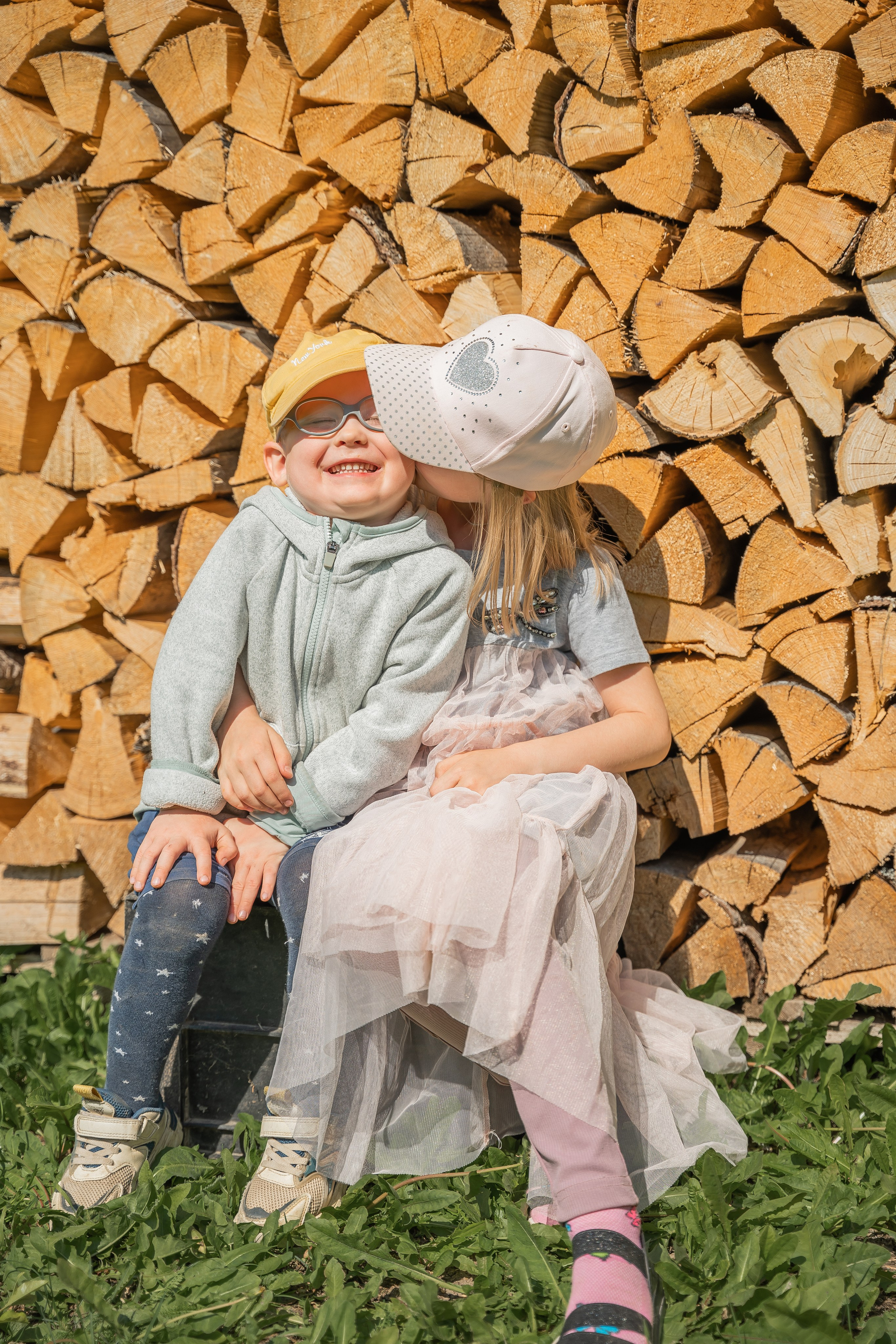 Связь поколений. А у дедушки с бабушкой юбилей