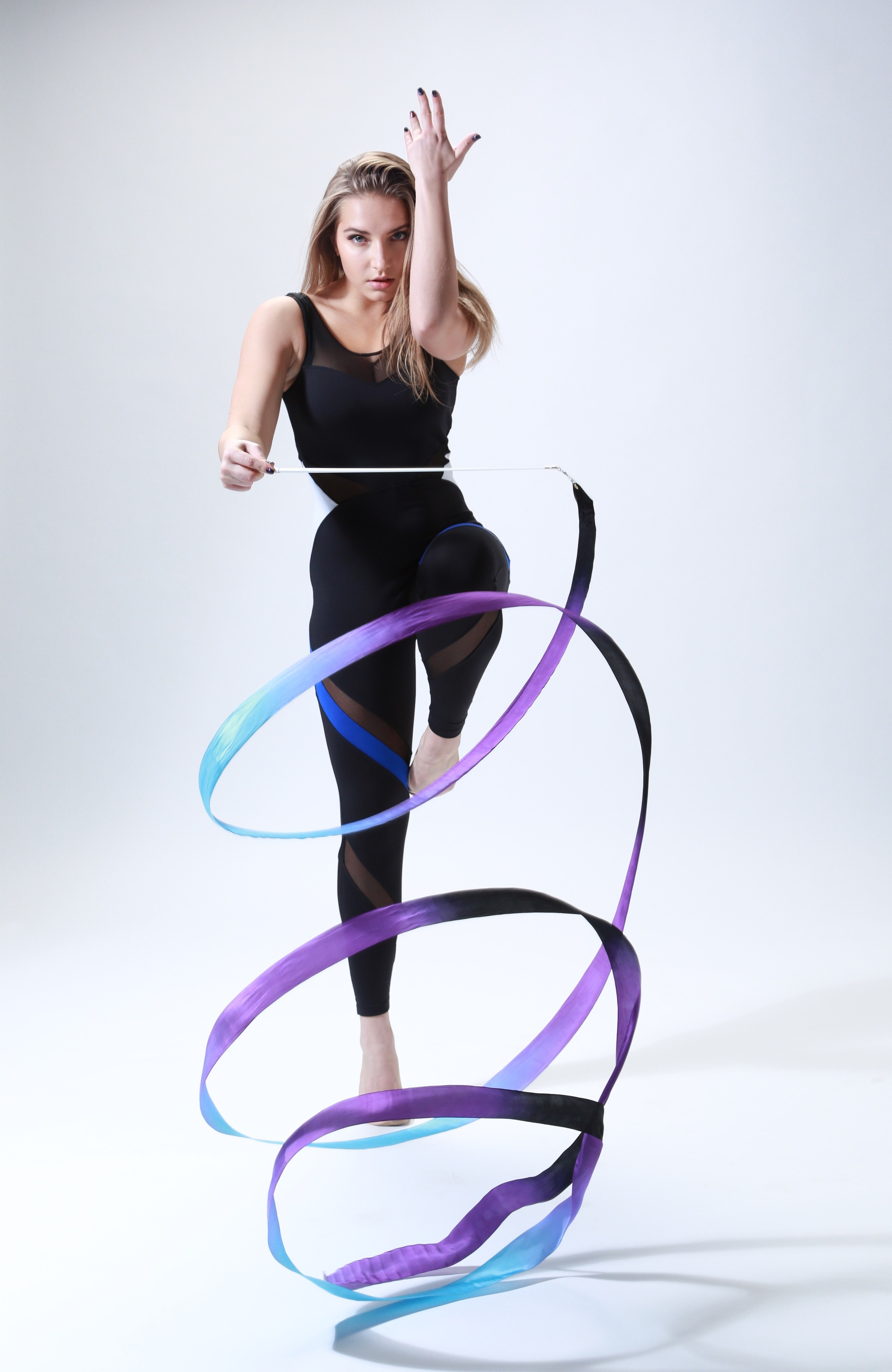 Елена с гимнастической лентой. Профессиональный фотограф Алена Александрова