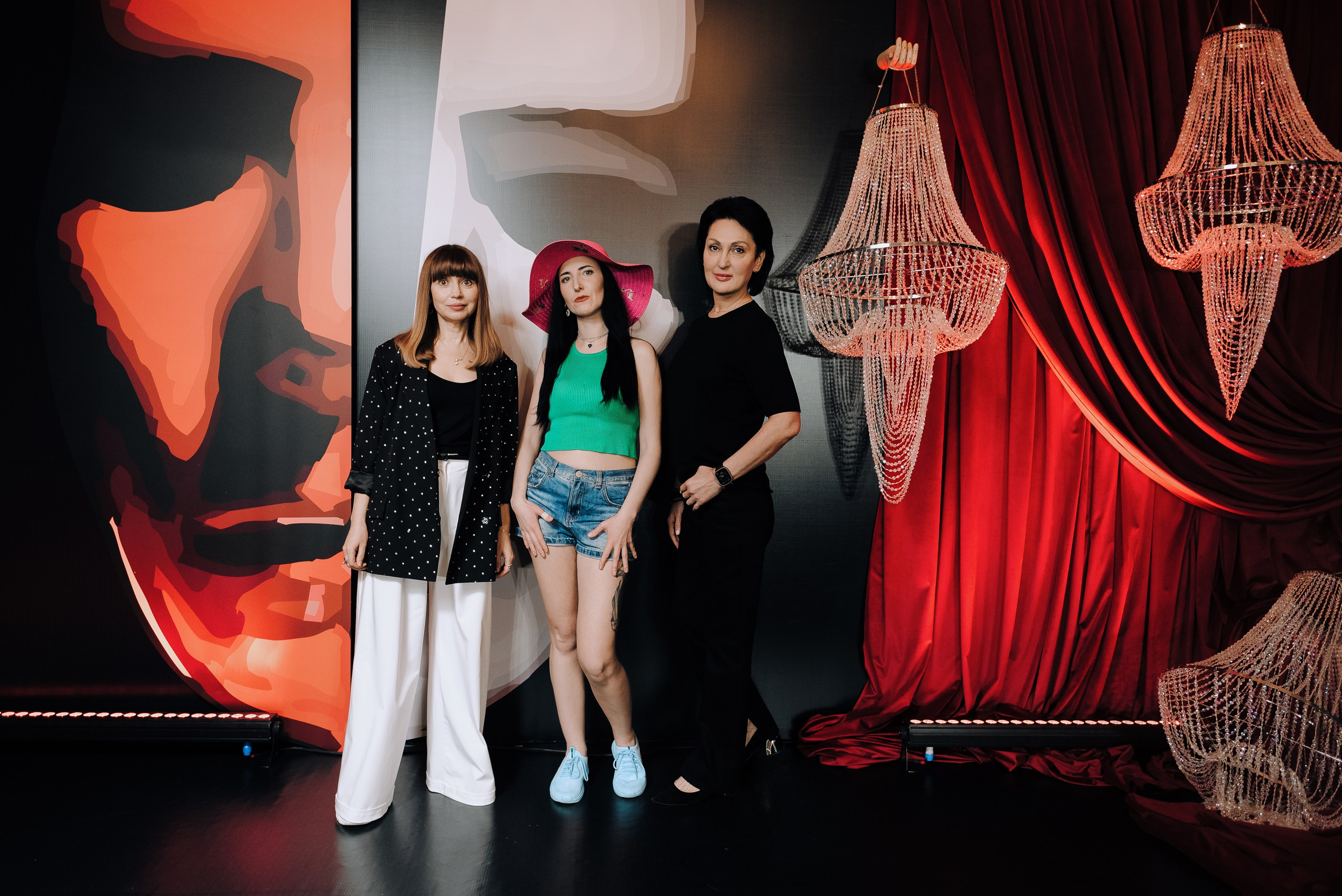 СПЕКТАКЛЬ «ВОЛШЕБНЫЕ ОЧКИ» ОПТИК-ЦЕНТР. Репортажный фотограф Зуев Роман г. Челябинск