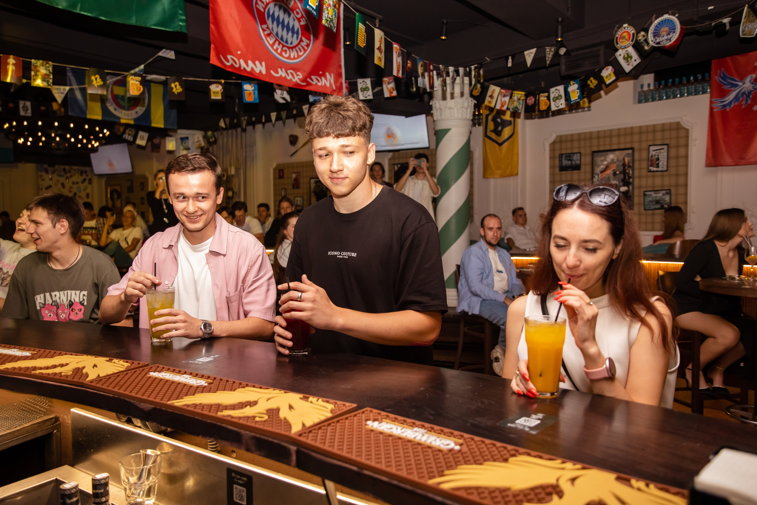 Паб 12. Репортажный фотограф Минск ❘ Костецкий Илья ❘ Беларусь