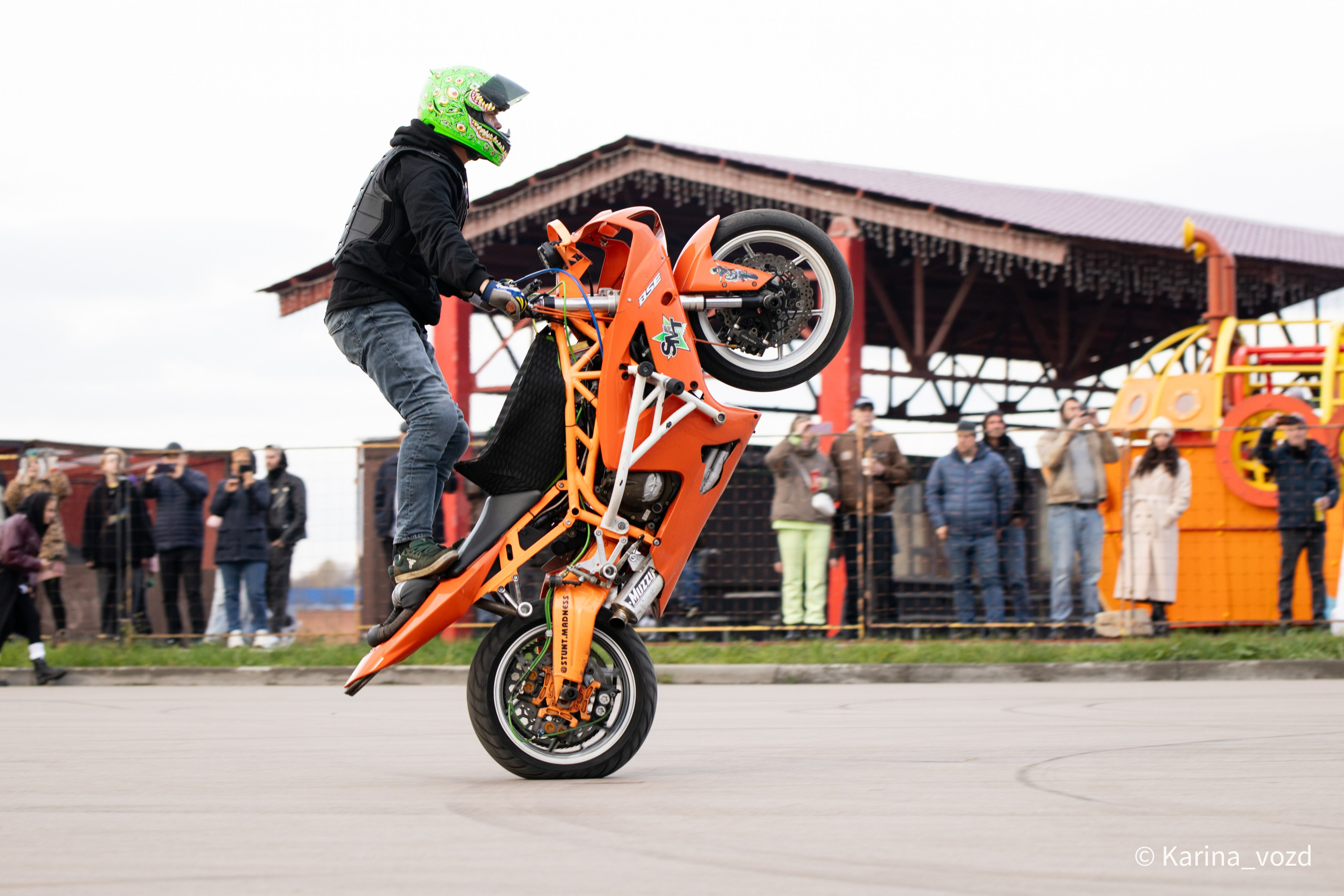 Выступление команды МОТО ШОУ SMT (Стантрайдинг, мотошоу). Репортажный фотограф в Москве и Зеленограде Karina-vozd