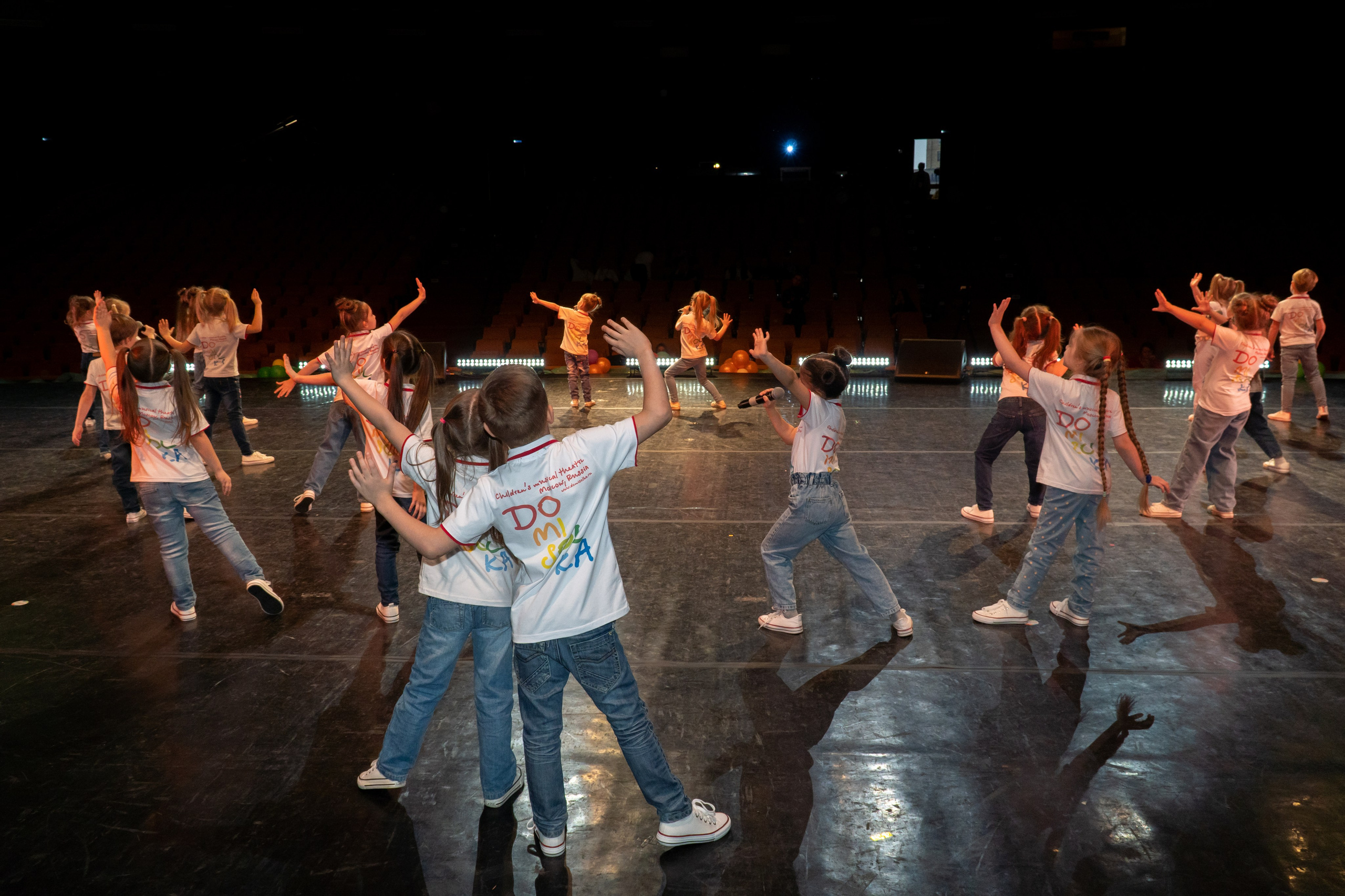 Съёмка концерта для Домисольки, большой концертный зал Космос. «Студия DRONAVT`s» — видеосъёмка и фотография г. Москва