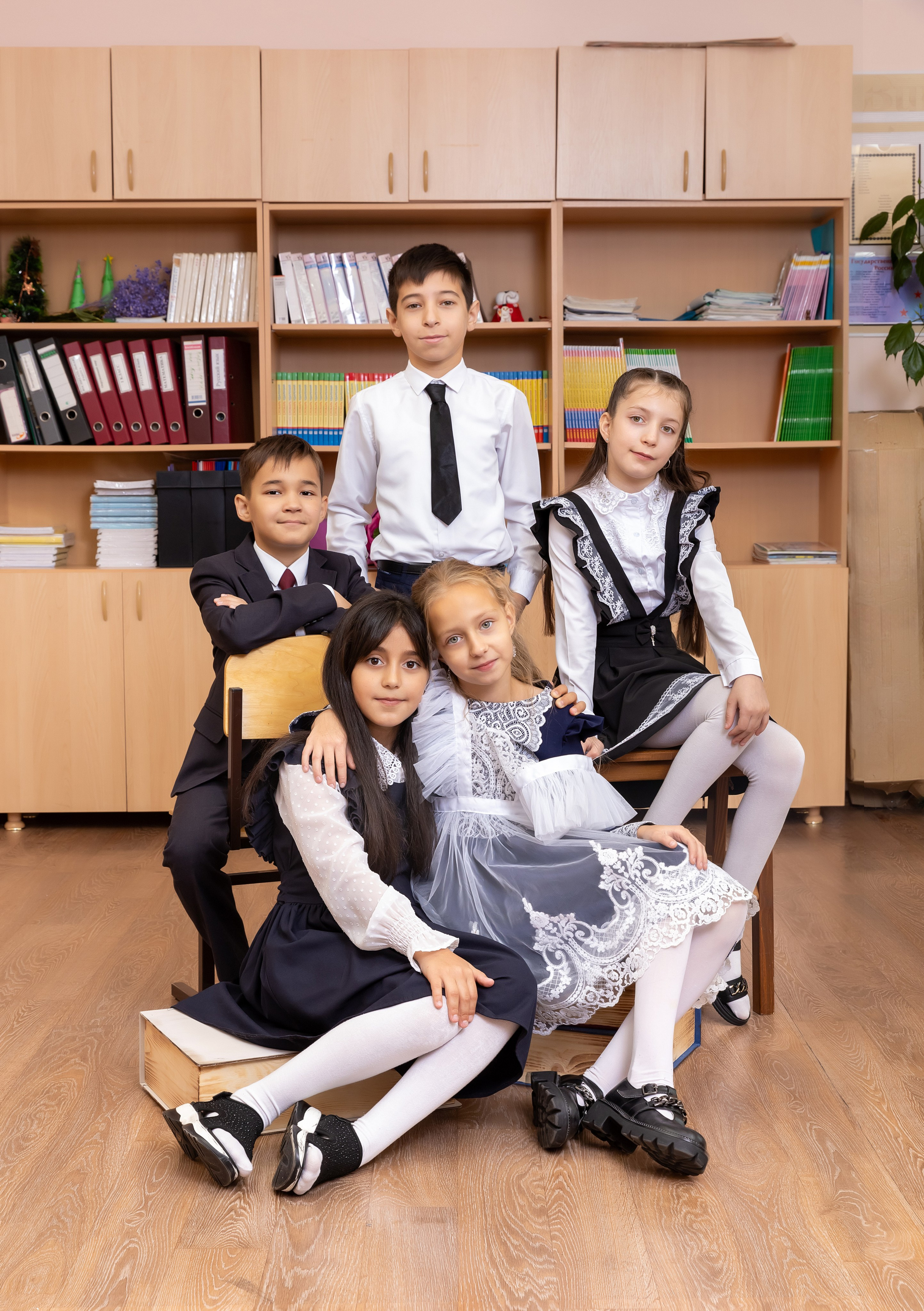 Примеры фото НАЧАЛЬНЫЕ КЛАССЫ. Фотограф Радужный ХМАО, Школьный фотограф, семейный фотограф, выпускной альбом