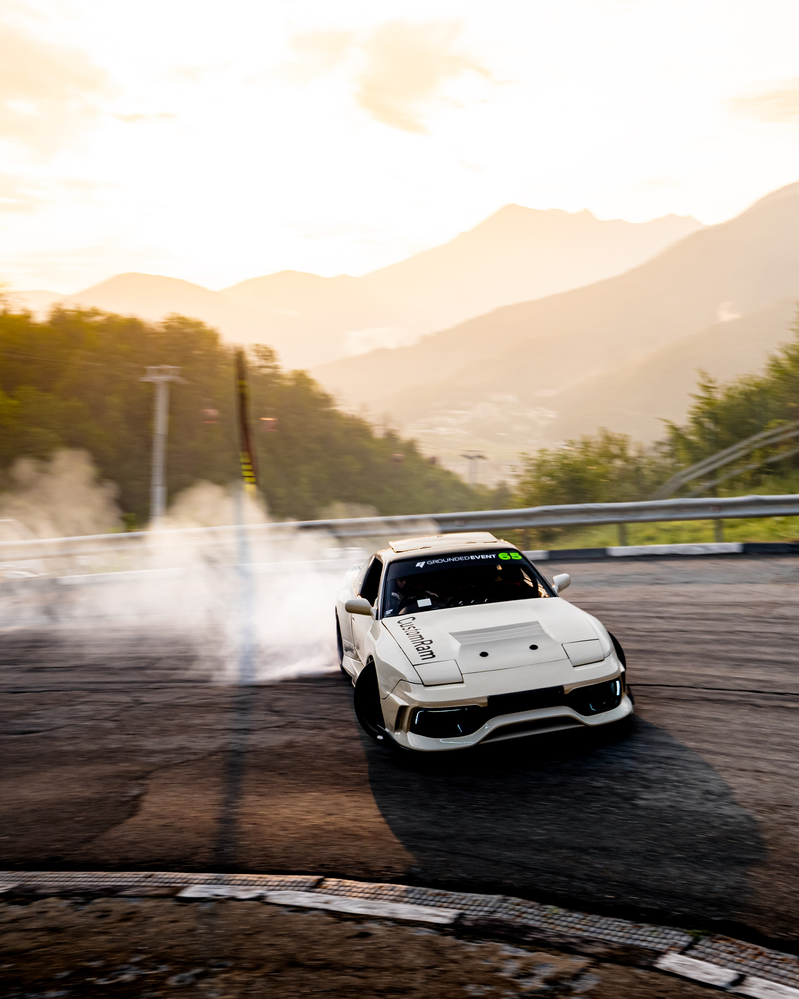 GROUNDED\25. АВТОСПОРТИВНЫЙ ФОТОГРАФ