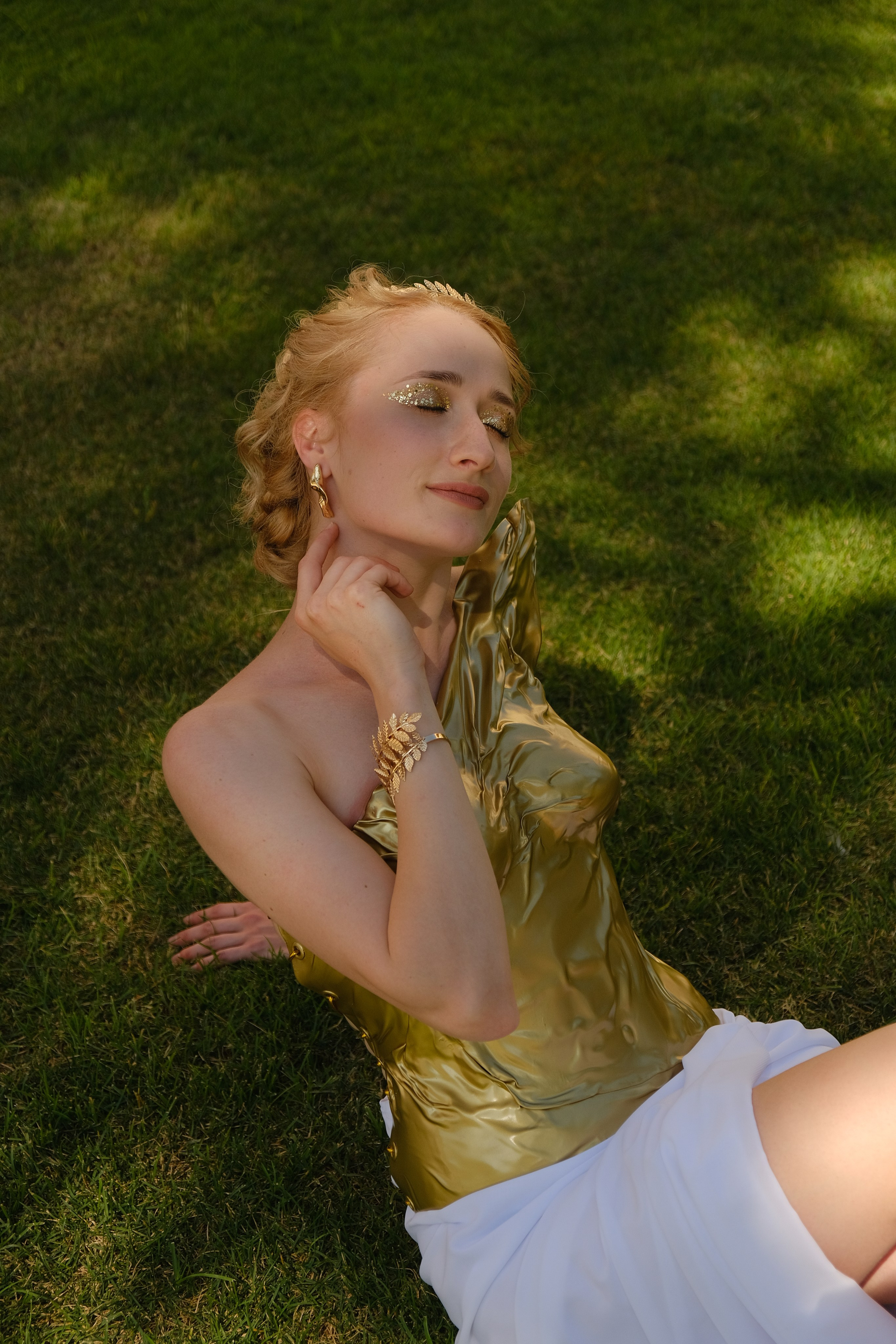 Елизавета в Новом Херсонесе. Профессиональная фотосъемка в Крыму. Натуральные эмоции и живые кадры. Забронируйте дату прямо сейчас!