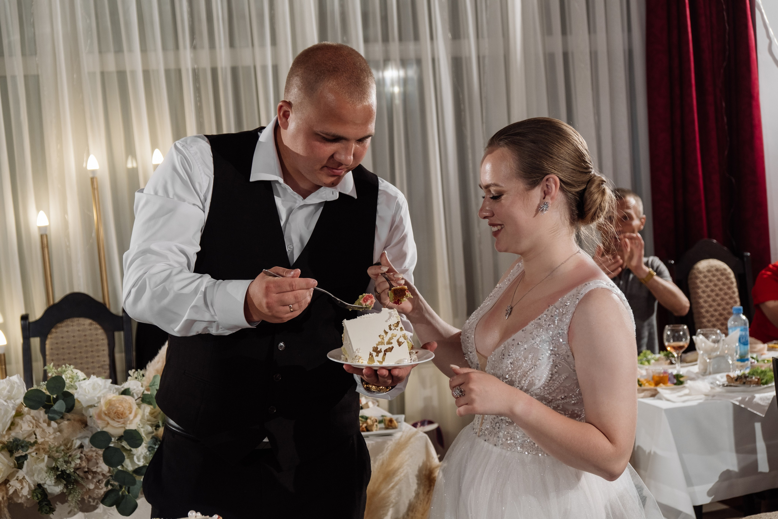 Свадебная фотосессия - выездная регистрация и банкет. Крым. Профессиональная фотосъемка в Крыму. Натуральные эмоции и живые кадры. Забронируйте дату прямо сейчас!