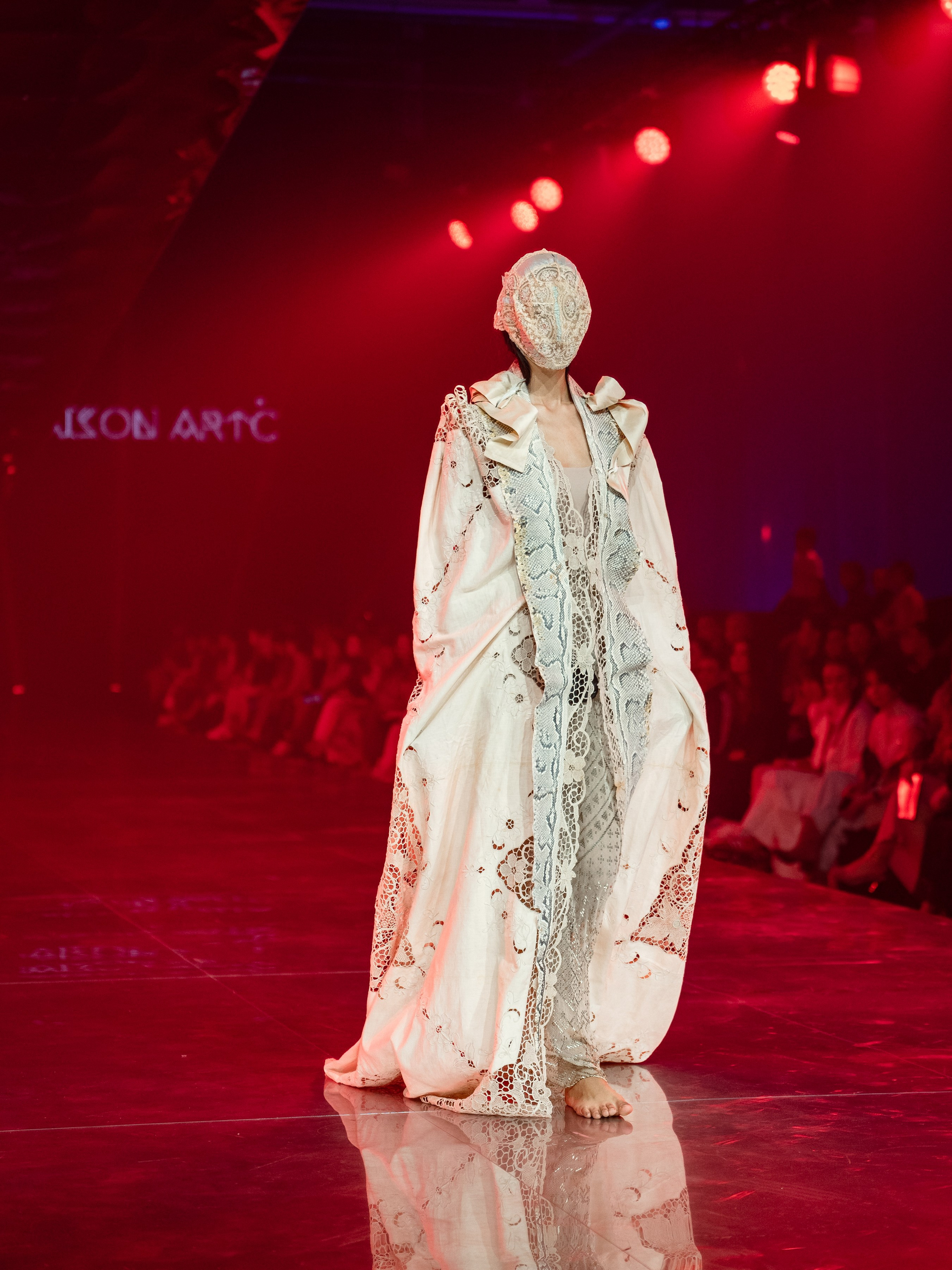 Visa Fashion week Maison Artc. Сайт Алматинского НЮ АРТ, будуар и фэшн фотографа Дениса Карпенко