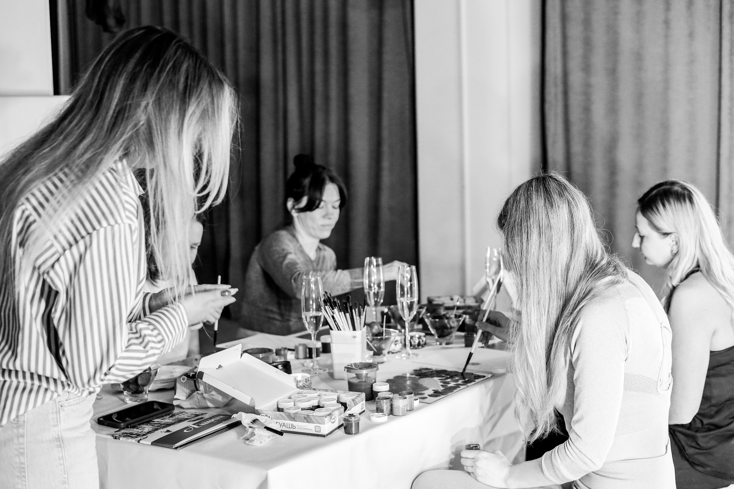 Арт-терапия + аэройога. Фотограф Надршина Лилия