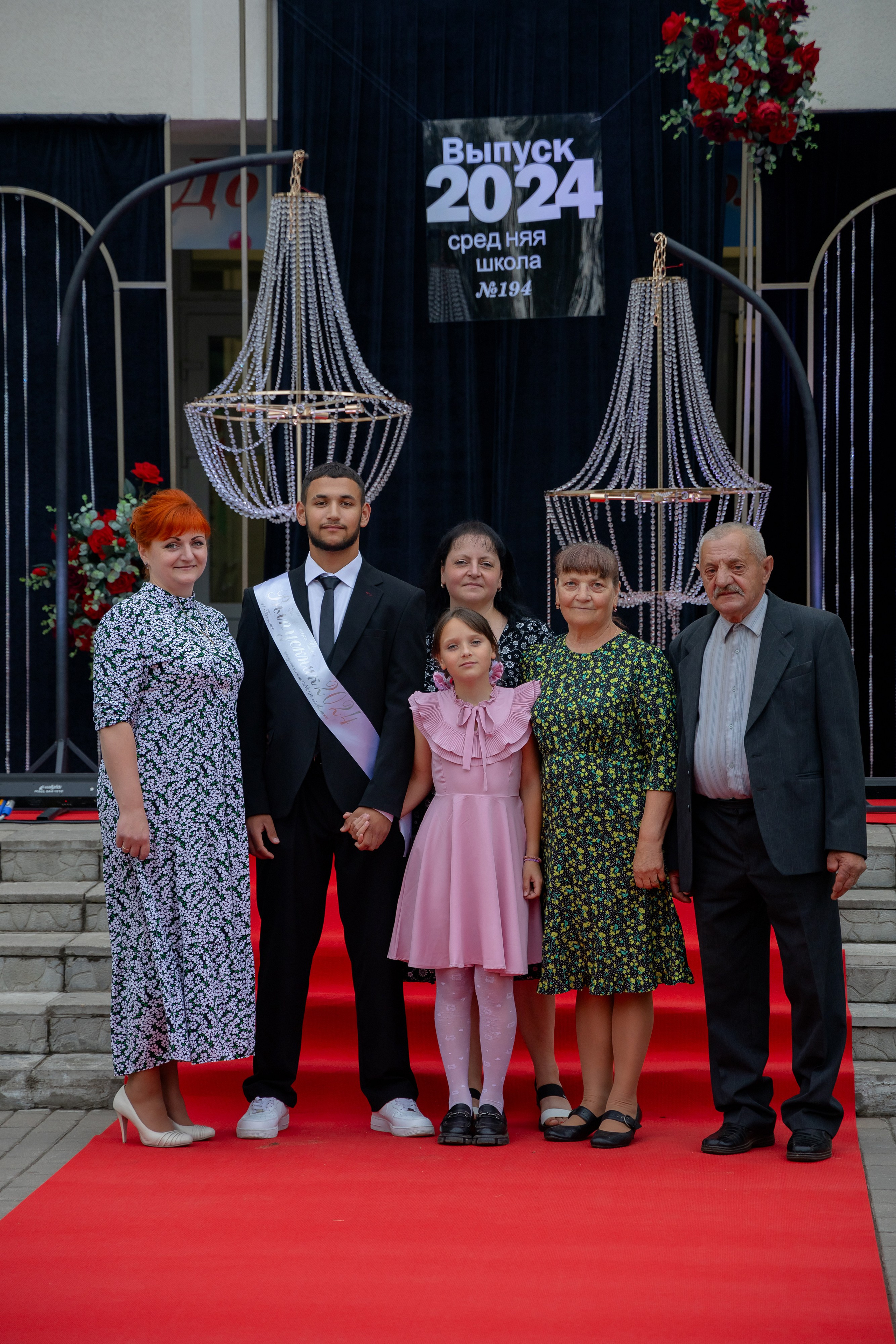 Школьный выпускной 2024 год в Соколе (Минск). Свадебный фотограф в Минске/Беларуси Сергей Спиридонов