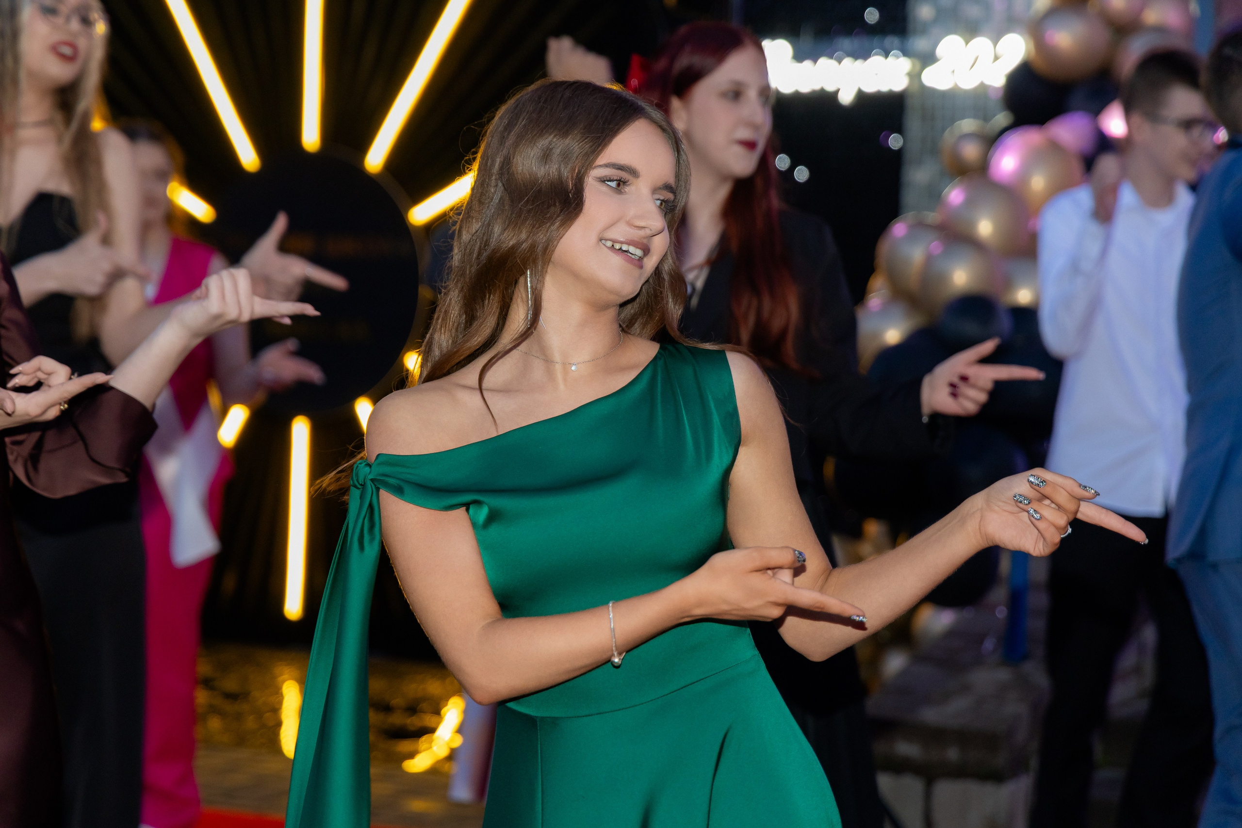 Школьный выпускной 2025 год в Минске, Беларуси. Свадебный фотограф в Минске/Беларуси Сергей Спиридонов