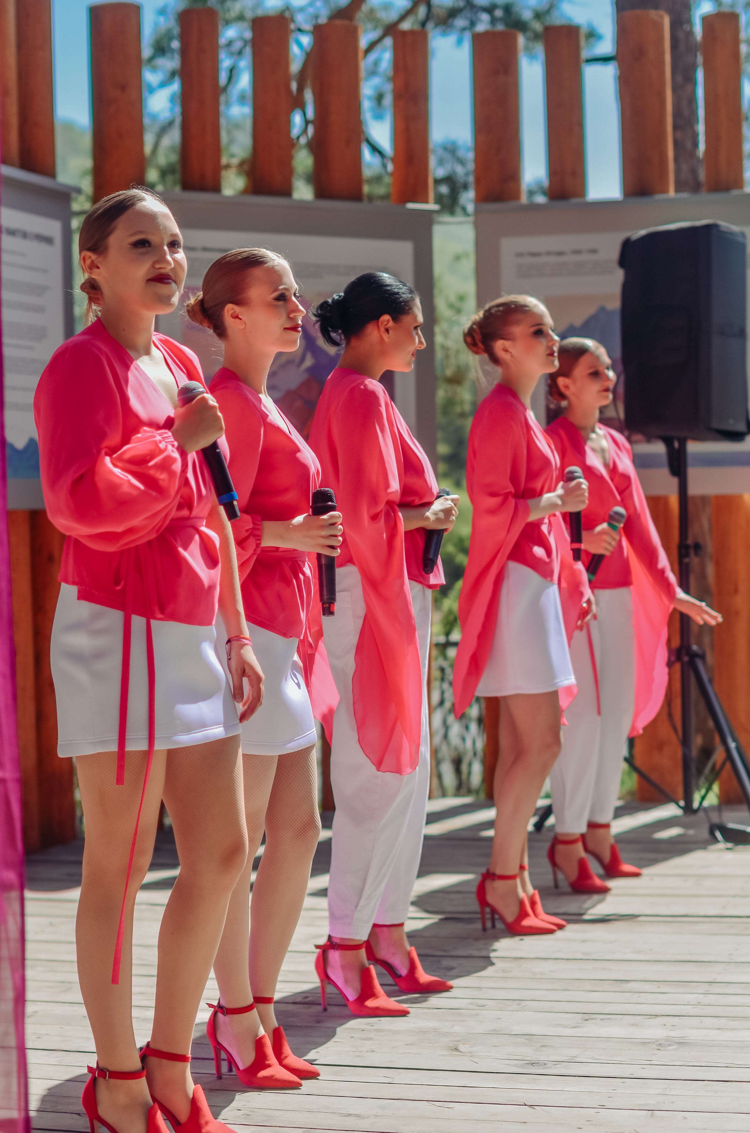 Фестиваль «Цветение Маральника на Алтае 2025». Фоторепортаж. Денисова Аля — фотограф для парных съемок и индивидуальных историй в Барнауле