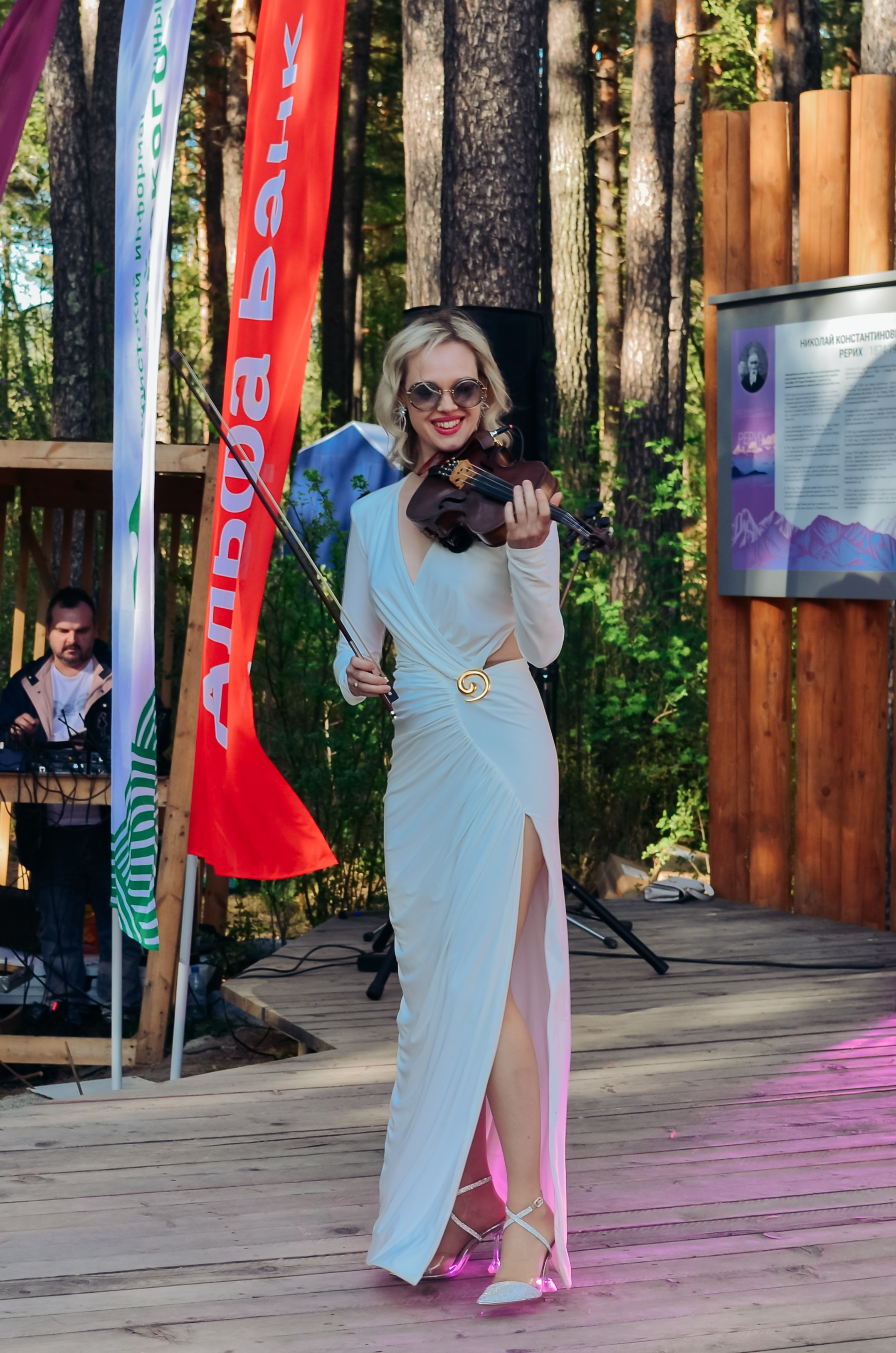 Фестиваль «Цветение Маральника на Алтае 2025». Фоторепортаж. Денисова Аля — фотограф для парных съемок и индивидуальных историй в Барнауле