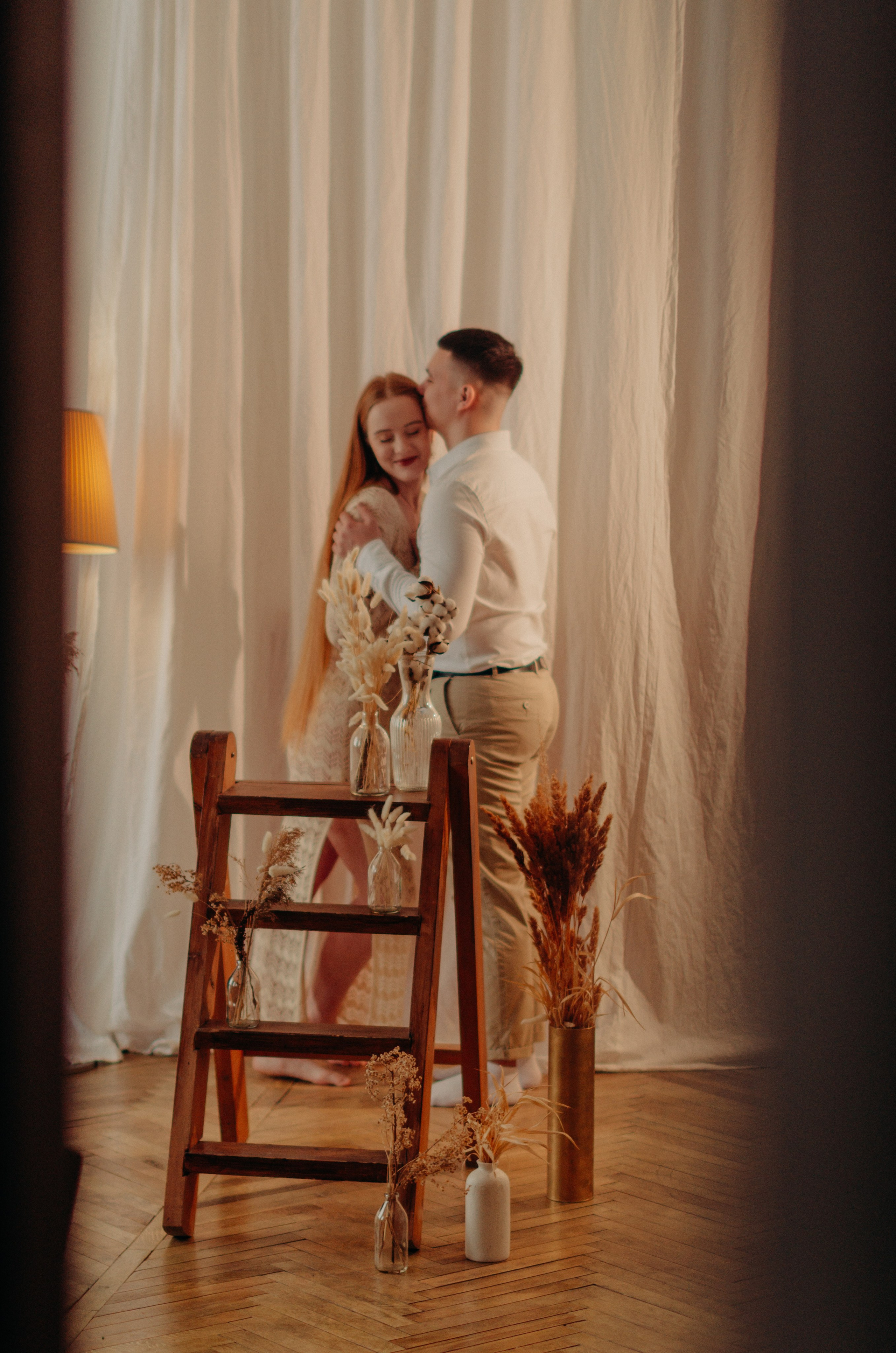 Love Story в фотостудии в стиле бохо. Денисова Аля — фотограф для парных съемок и индивидуальных историй в Барнауле