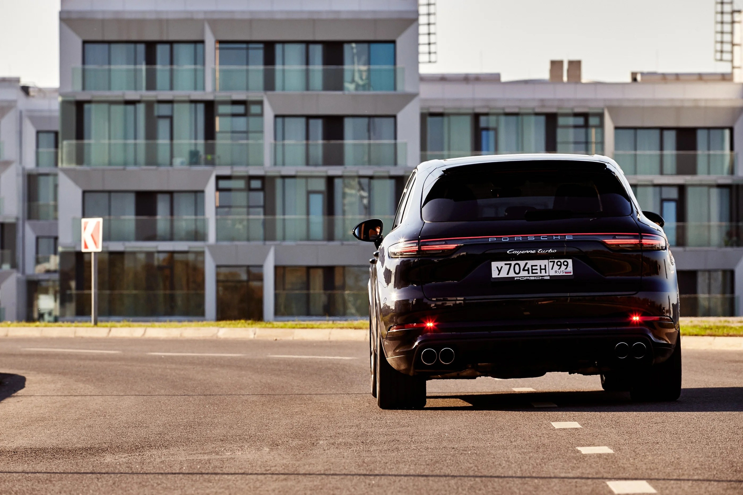 Porsche x Skolkovo promo. Спортивный и бизнес фотограф Арсений Голышкин