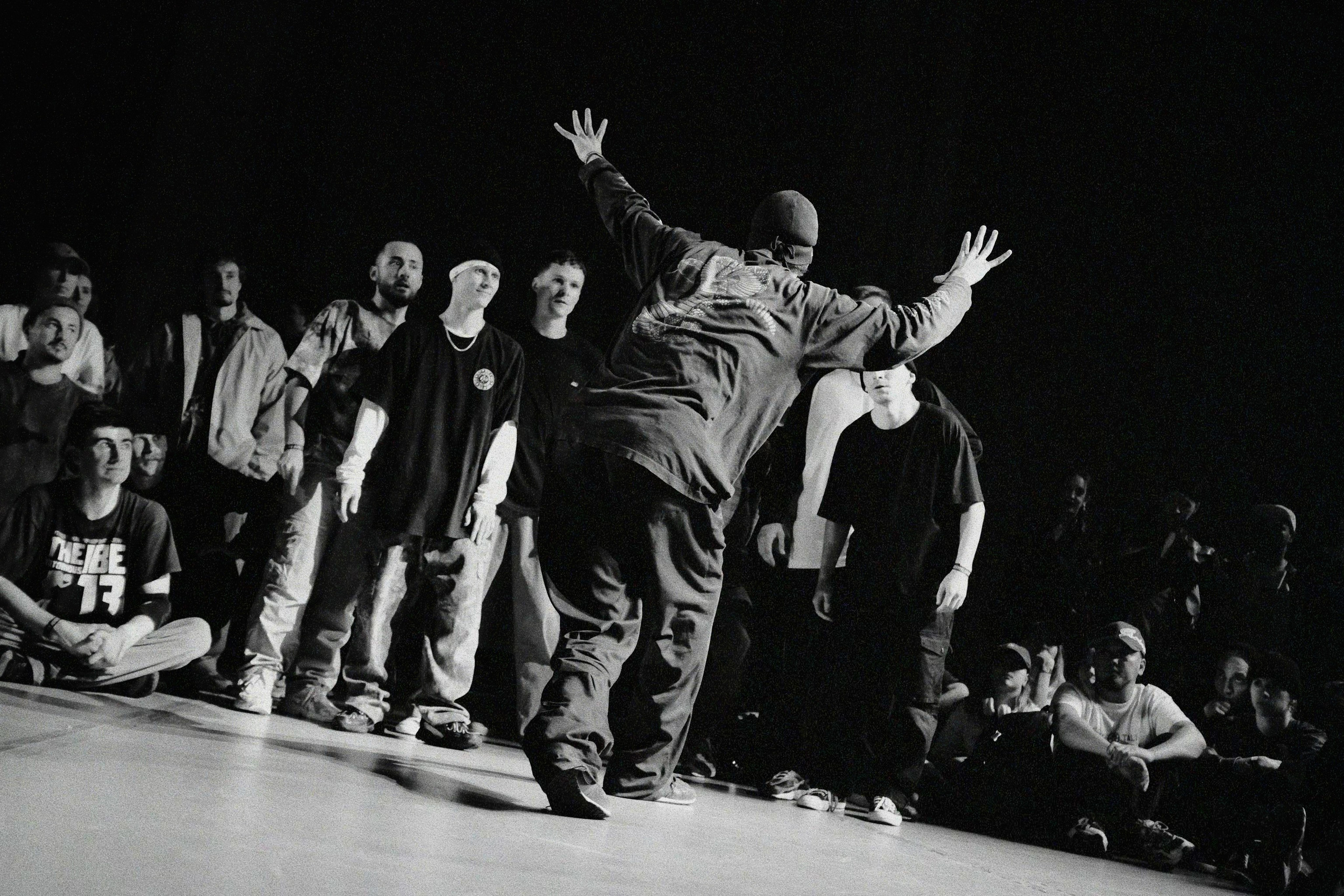 Танец. Аня белка — художница и фотограф