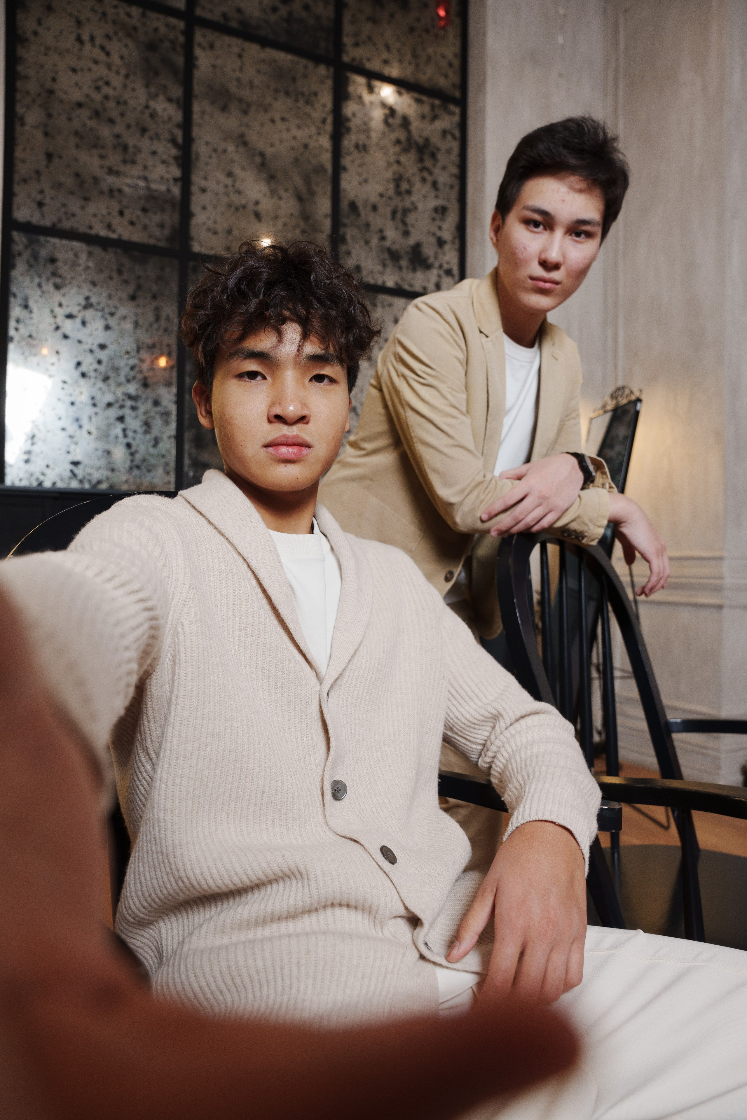 По двое. Выпускные альбомы в Нур-Султане (Астана) и по всему Казахстану