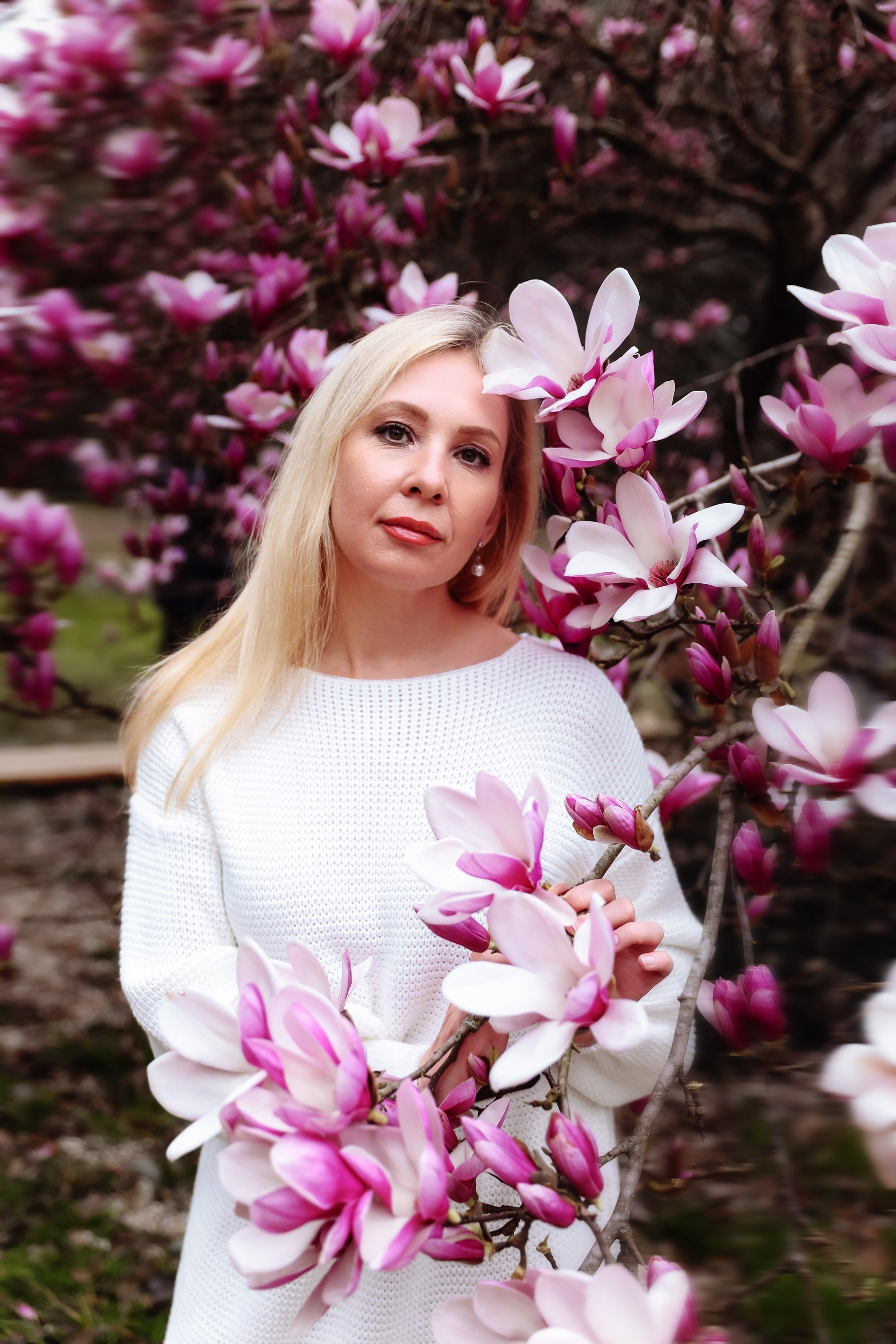 Женский портрет на природе в Сочи. Профессиональный фотограф в Сочи Виктория Джой. Обучение