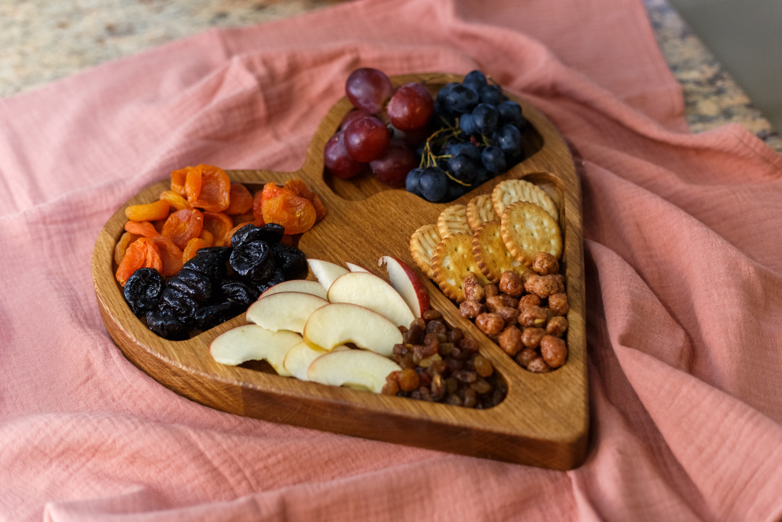 Сервировочная досочка с 4 отделениями. Разделочные доски и деревянная мебель на заказ