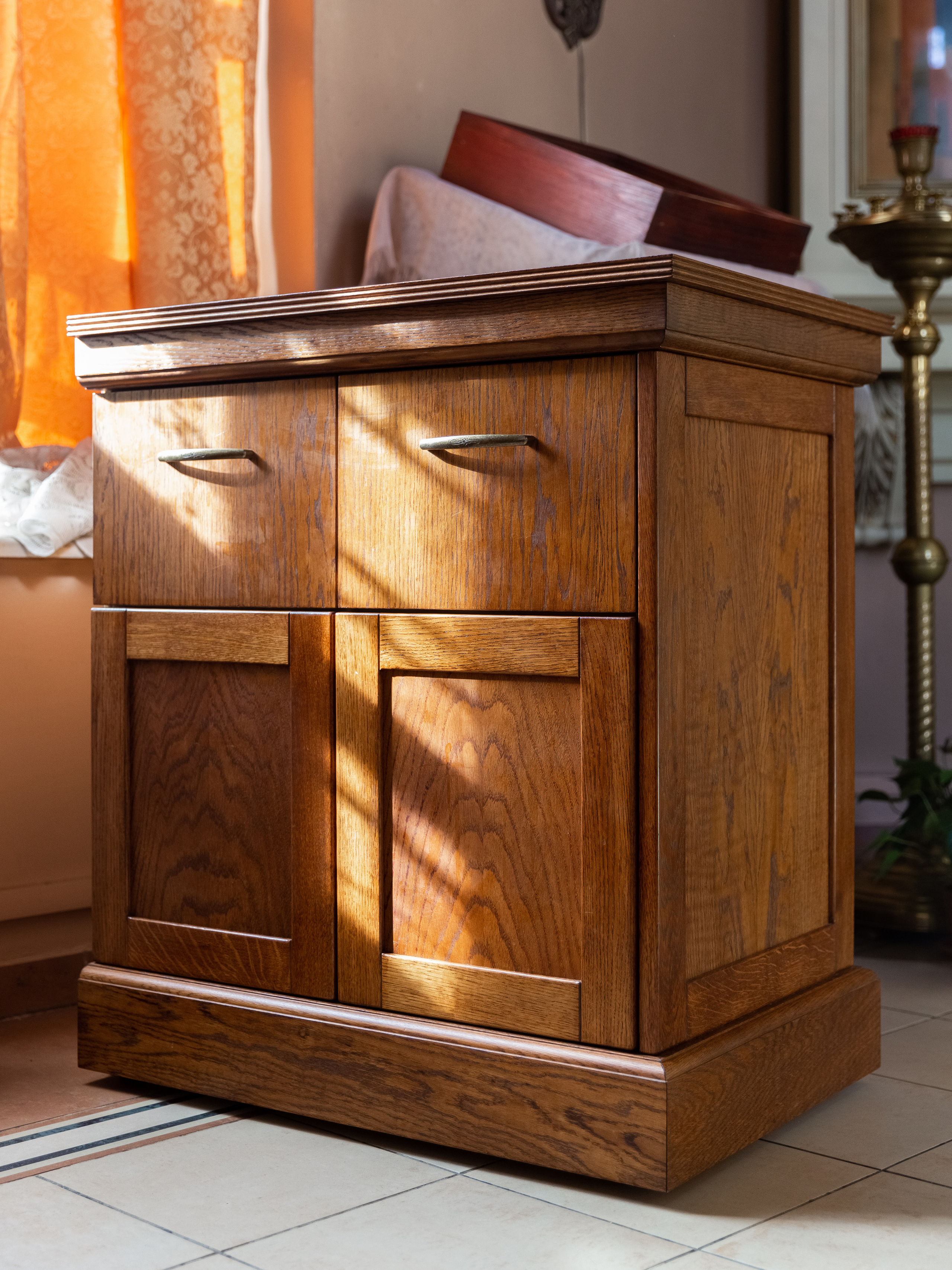 Мебель в часовню Спиридона Тримифунтского в Санкт-Петербурге. Разделочные доски и деревянная мебель на заказ