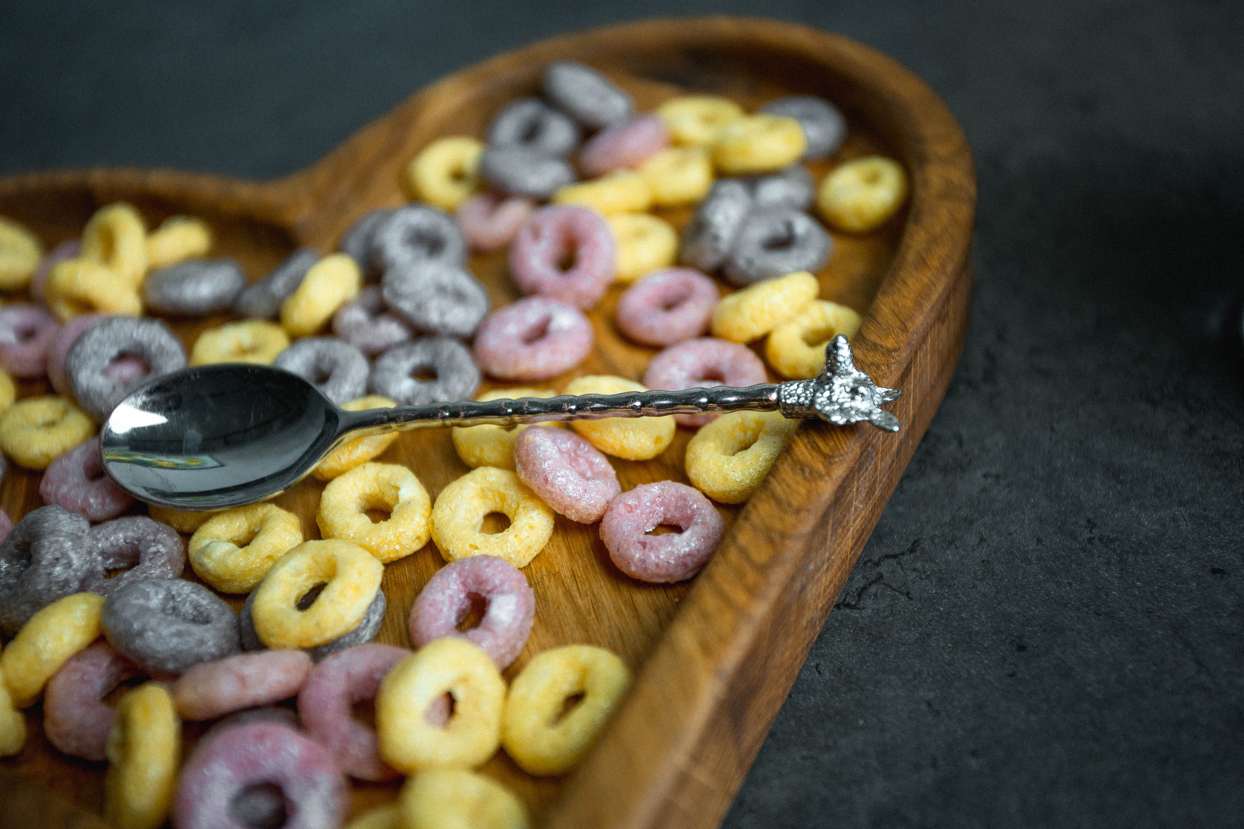 Тарелка в форме сердца. Разделочные доски и деревянная мебель на заказ