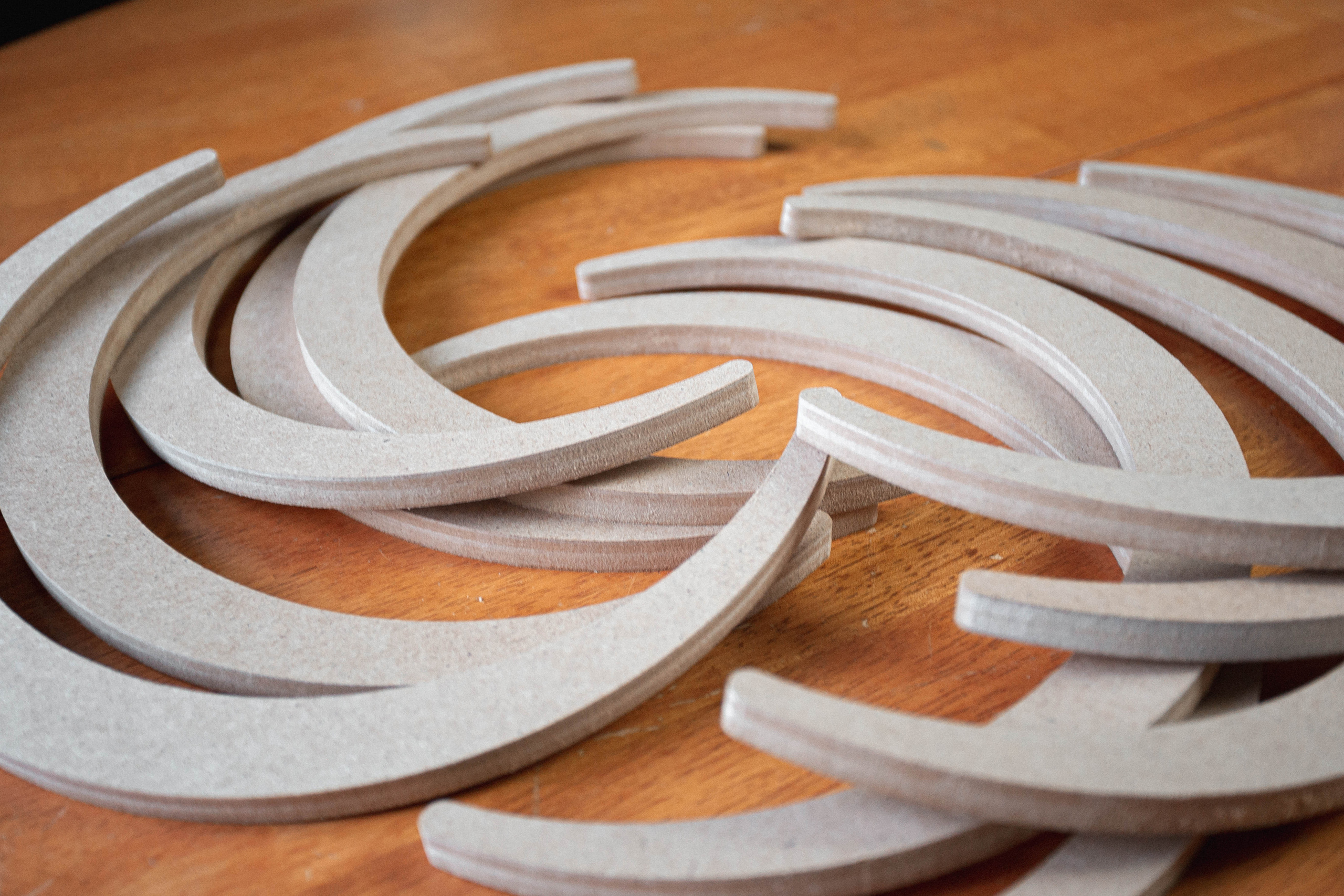 Луны из мдф. Разделочные доски и деревянная мебель на заказ